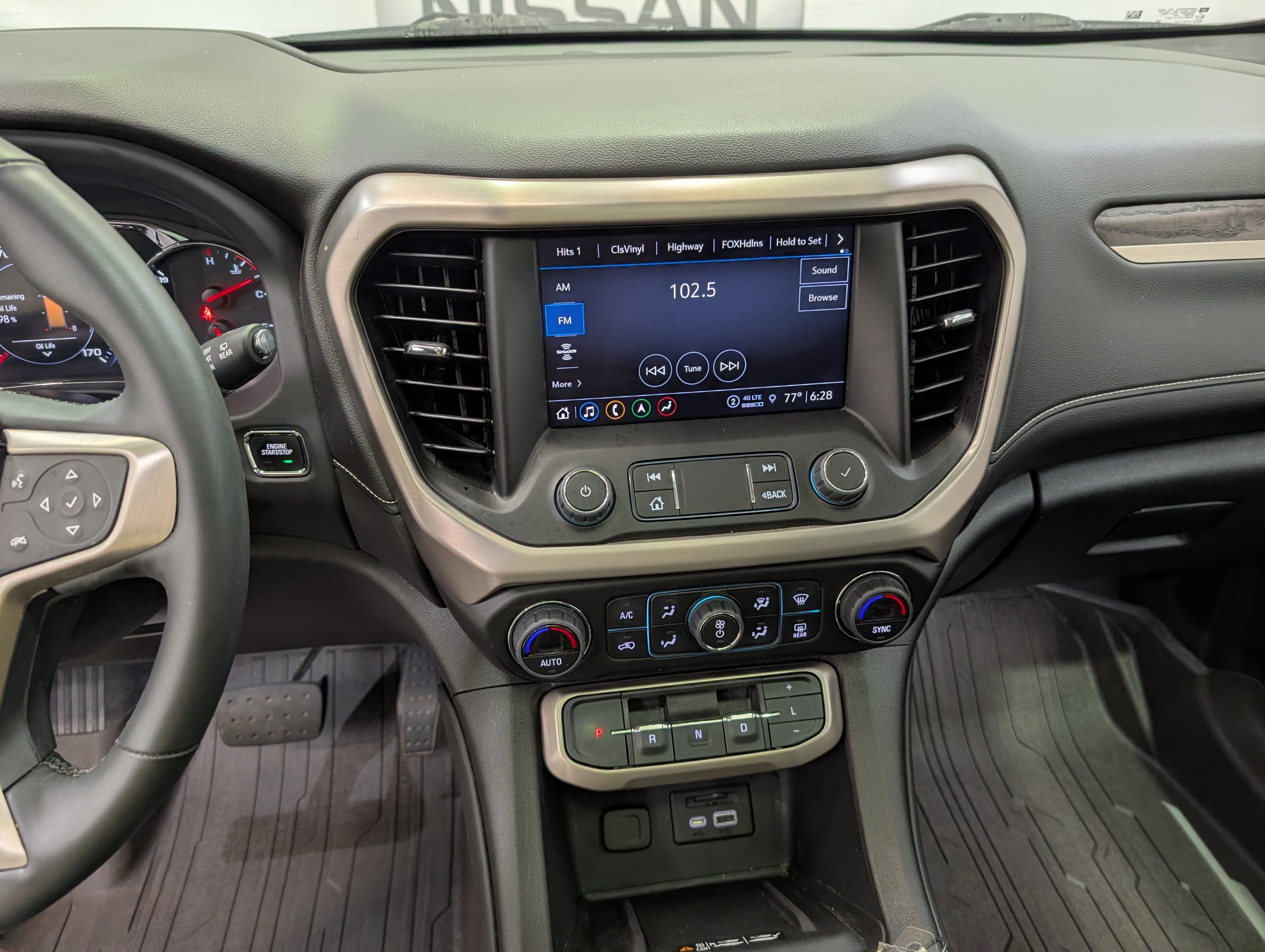 2023 GMC Acadia Denali