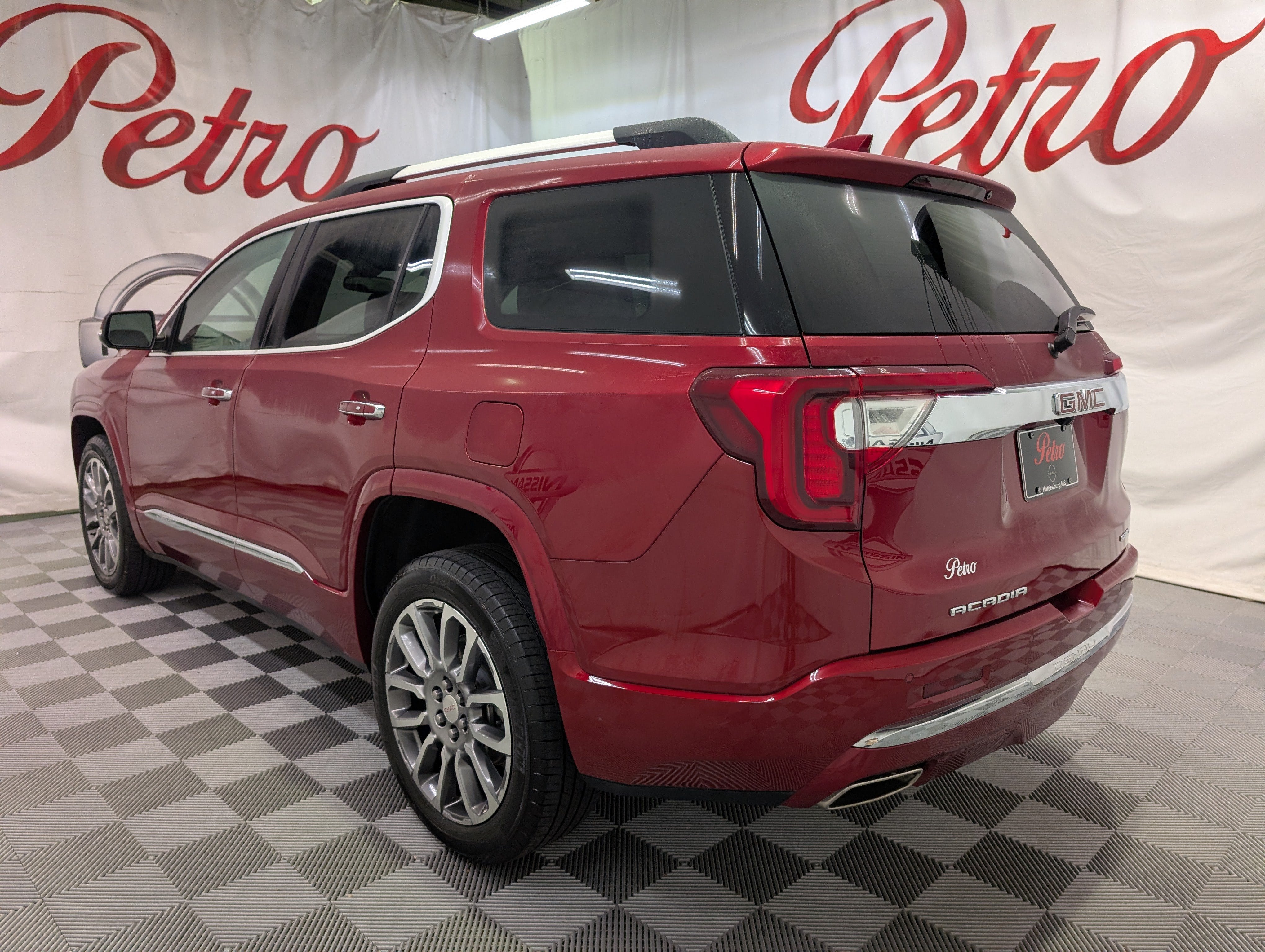 2023 GMC Acadia Denali