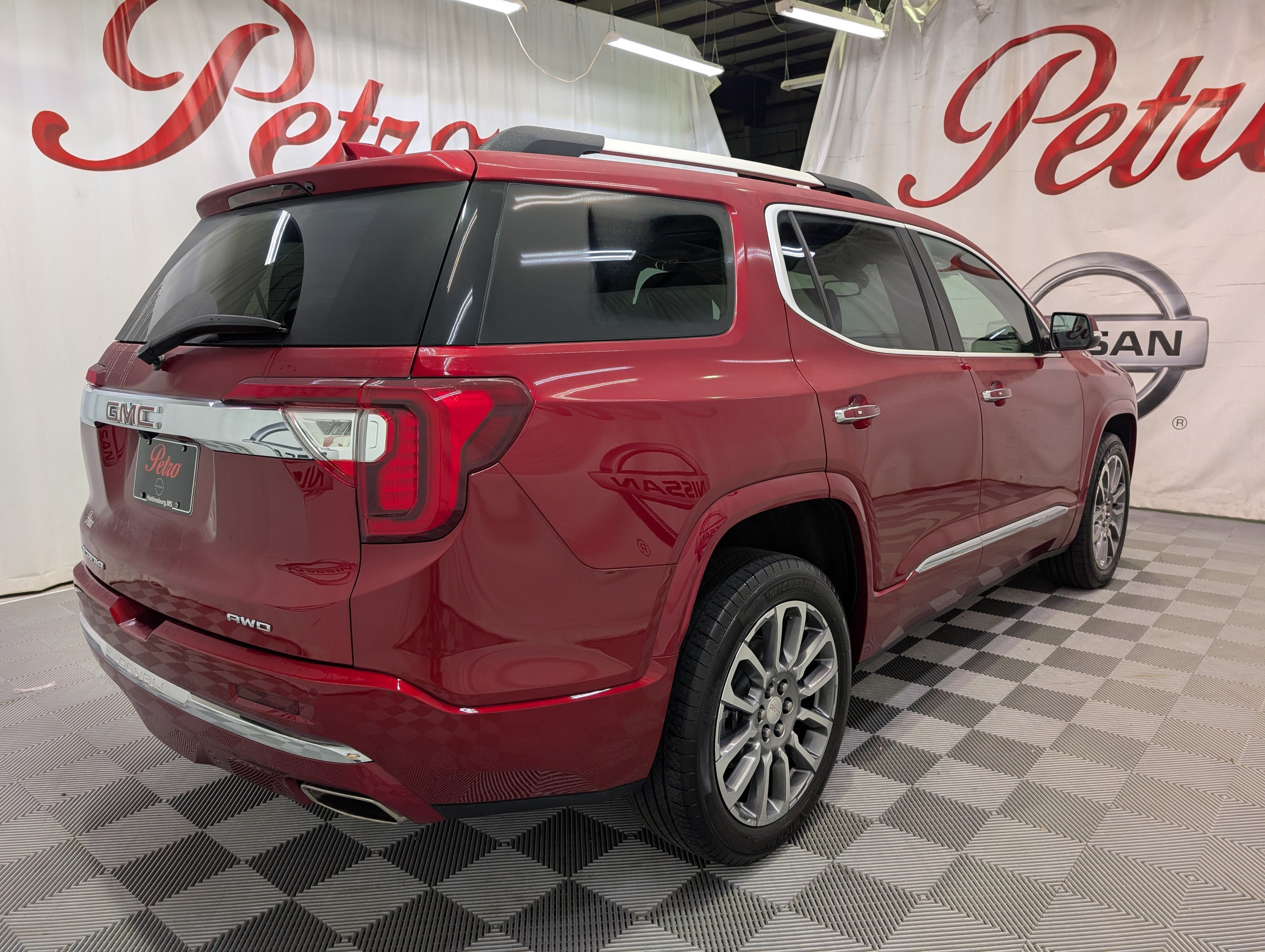 2023 GMC Acadia Denali