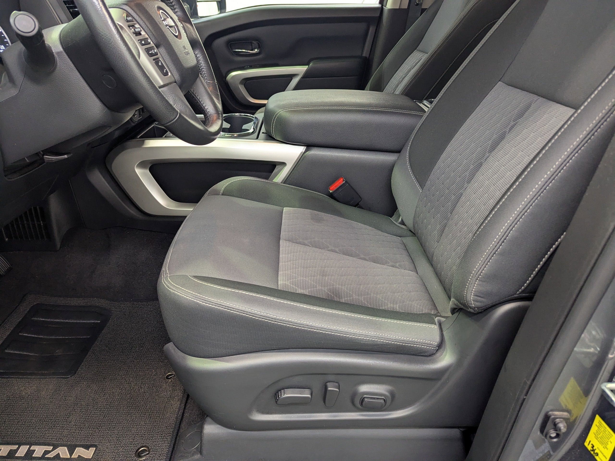 2024 Nissan Titan SV