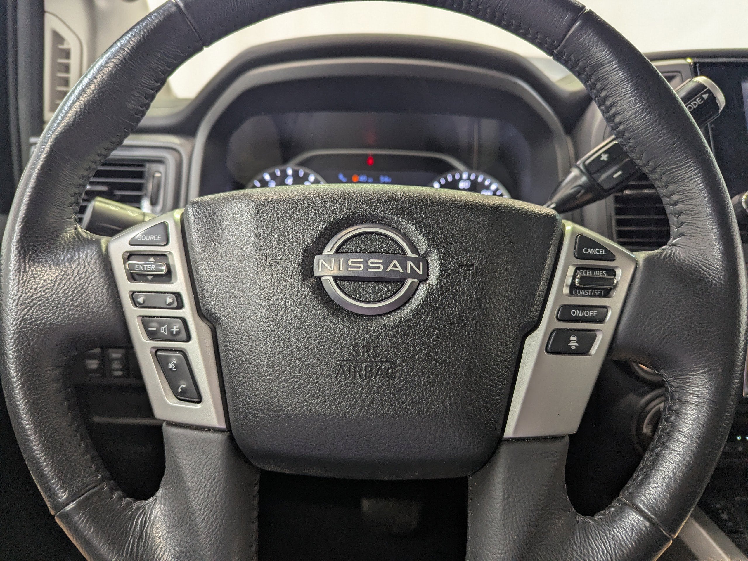 2024 Nissan Titan SV