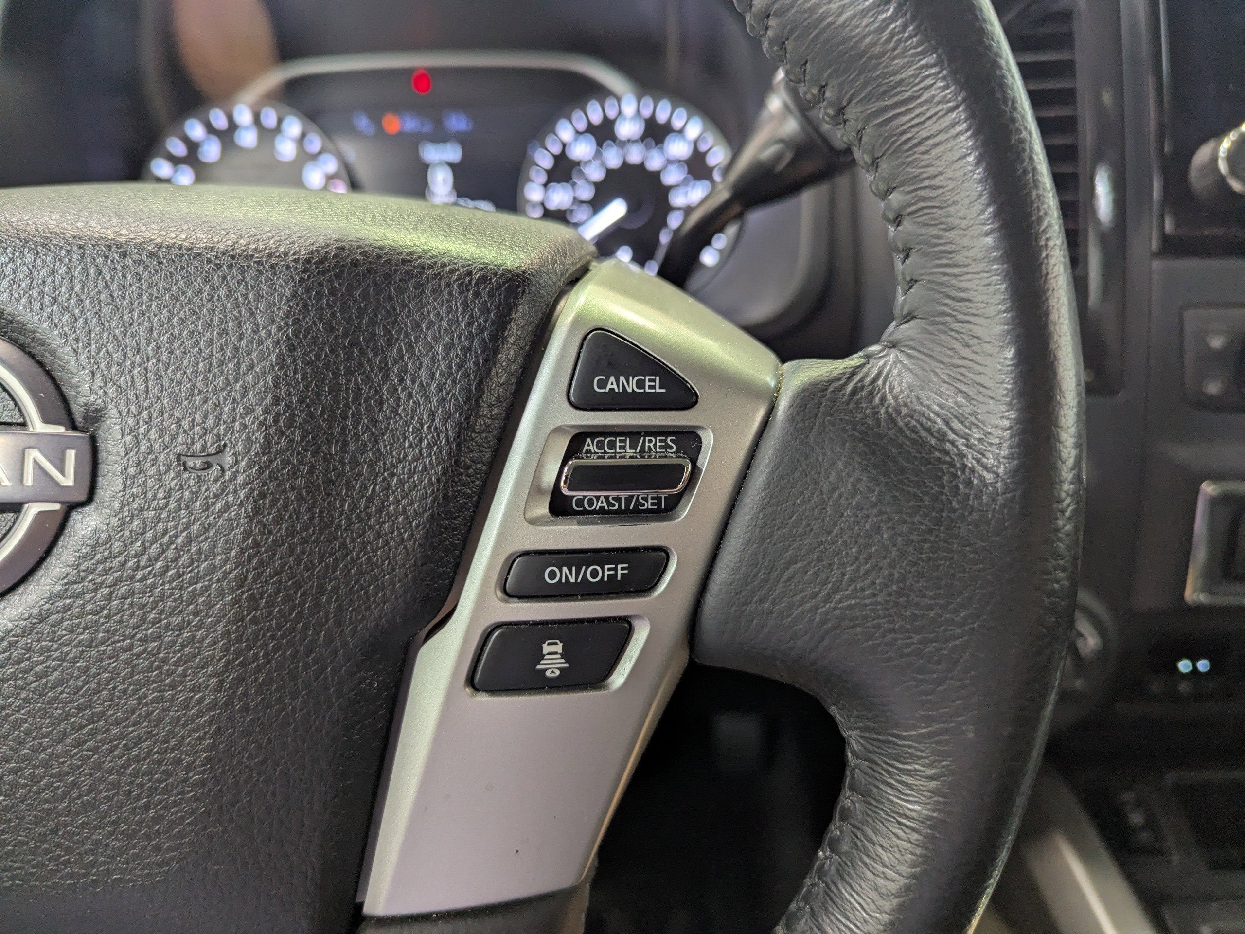 2024 Nissan Titan SV