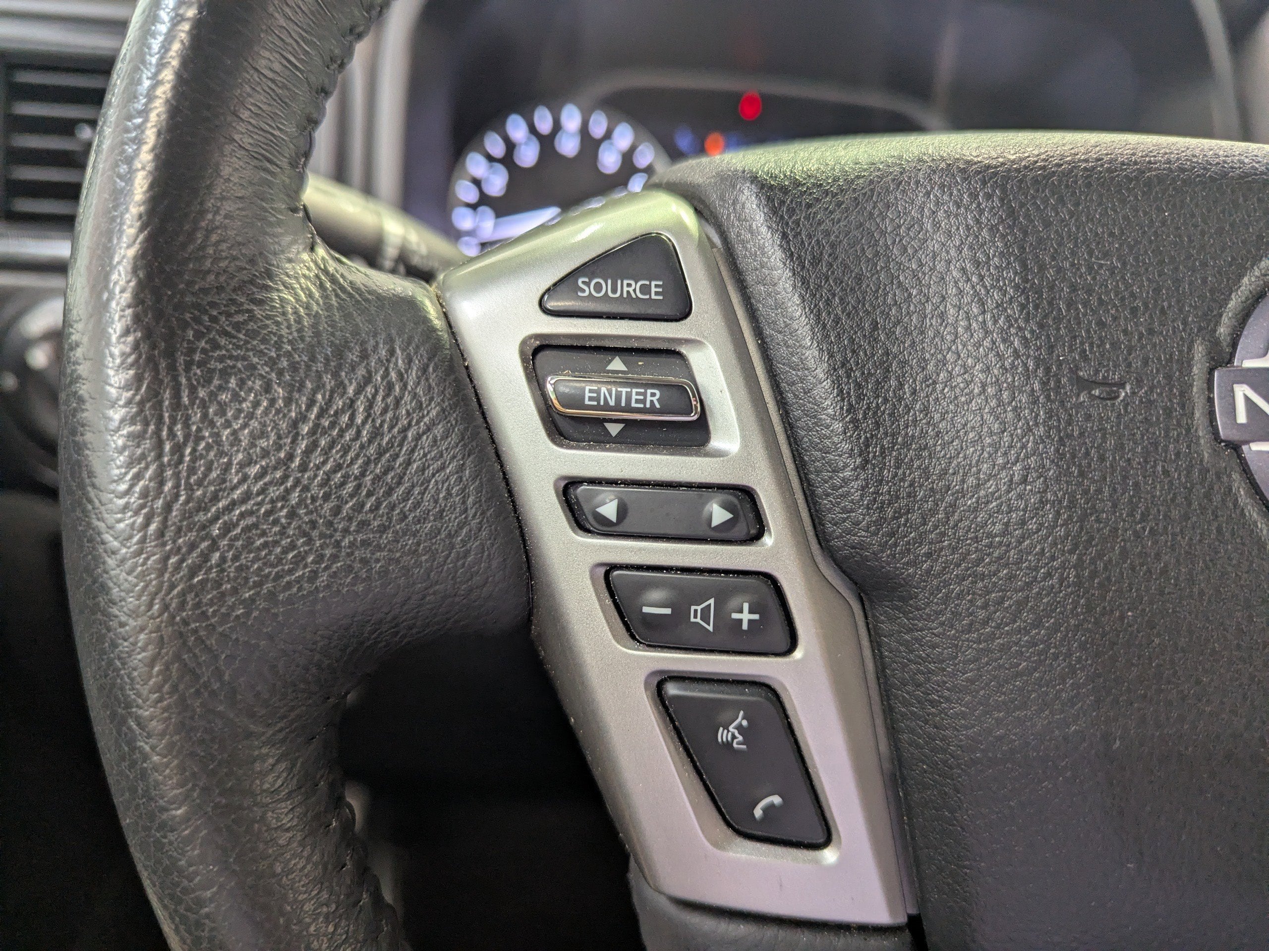 2024 Nissan Titan SV