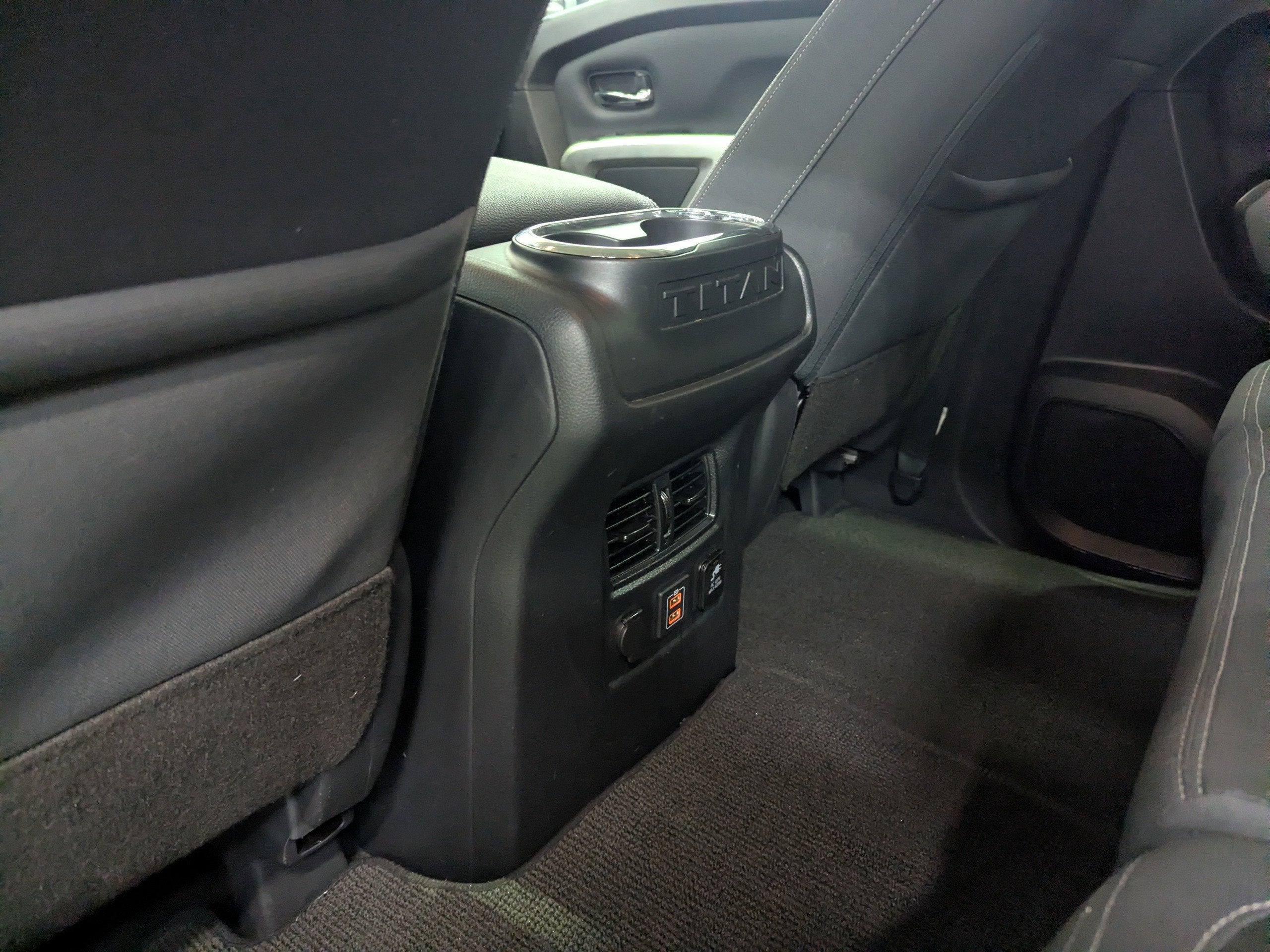 2024 Nissan Titan SV