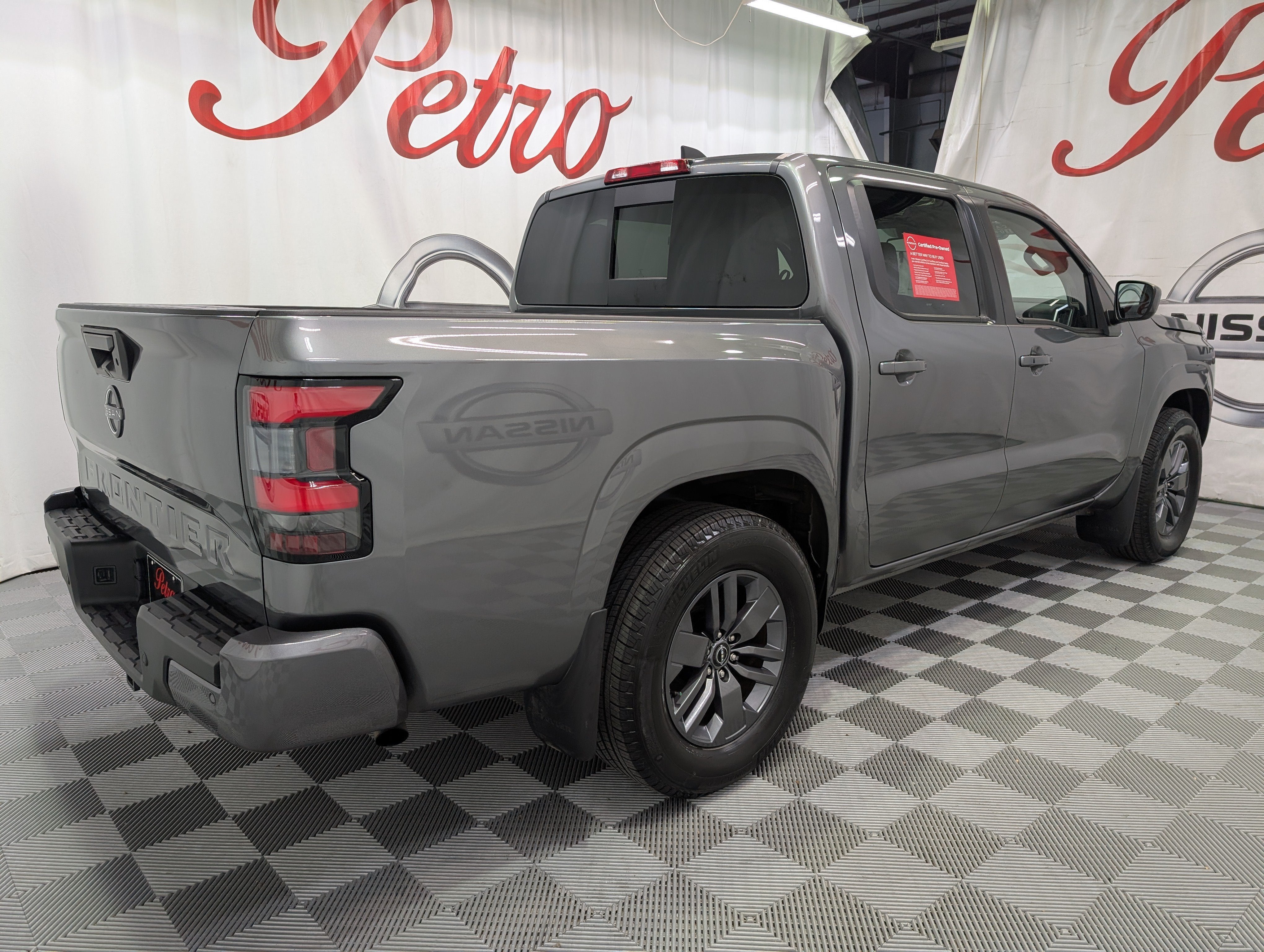 2025 Nissan Frontier SV