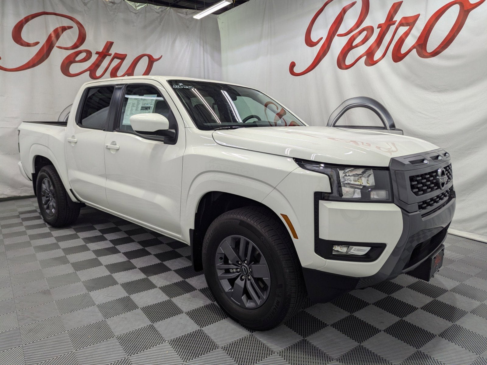 2025 Nissan Frontier SV