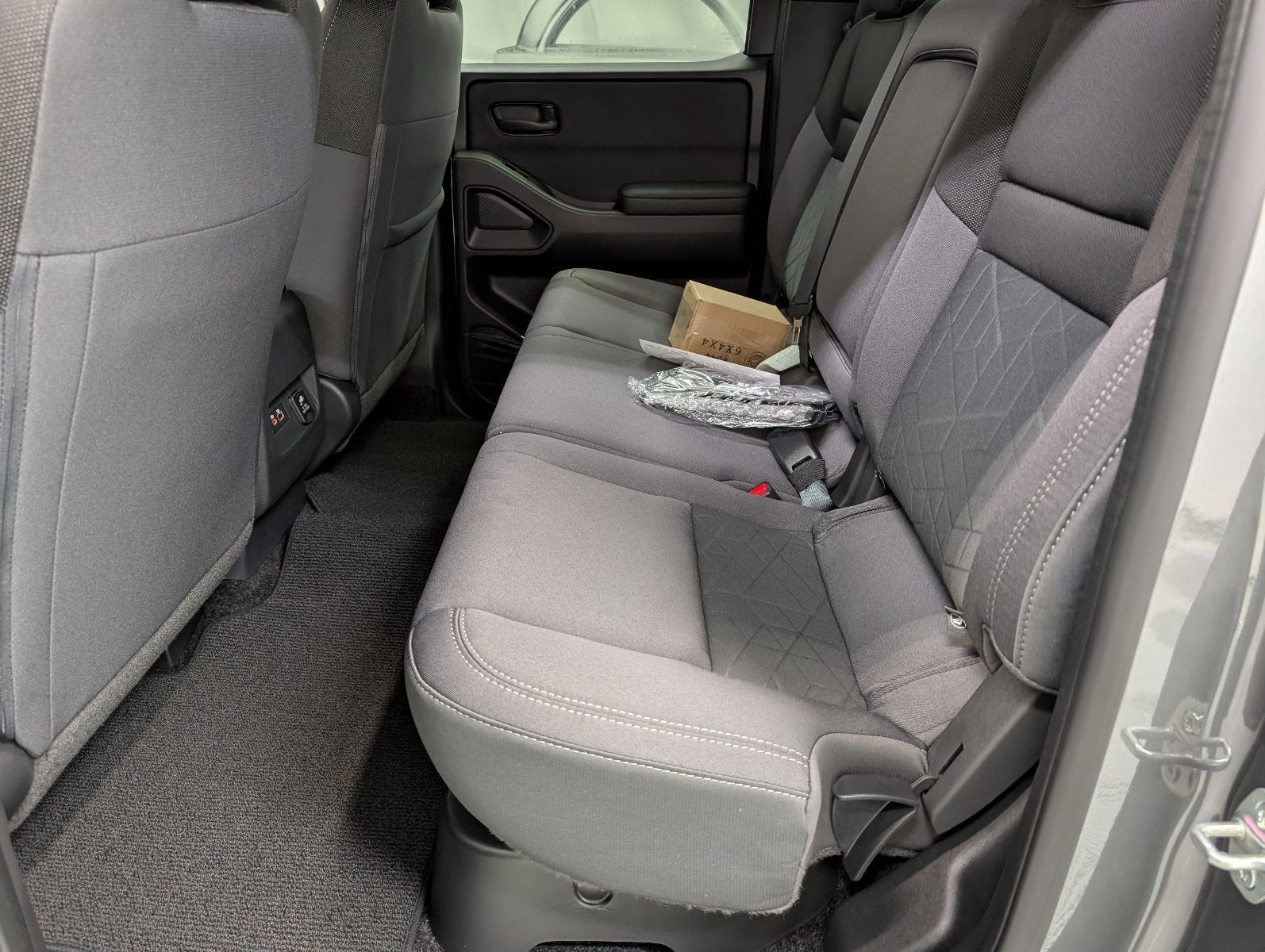 2027 Nissan Frontier SV