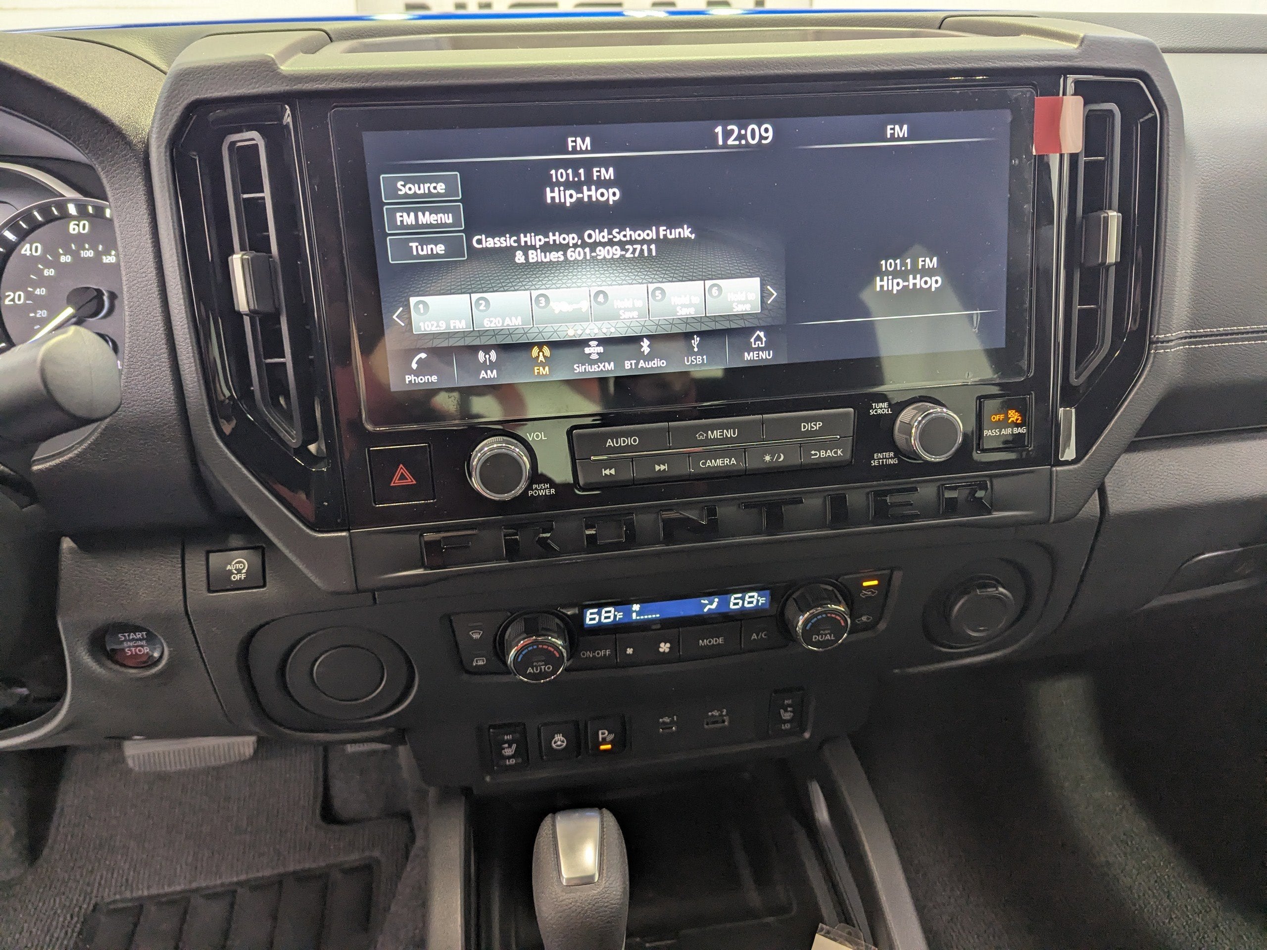 2026 Nissan Frontier SV