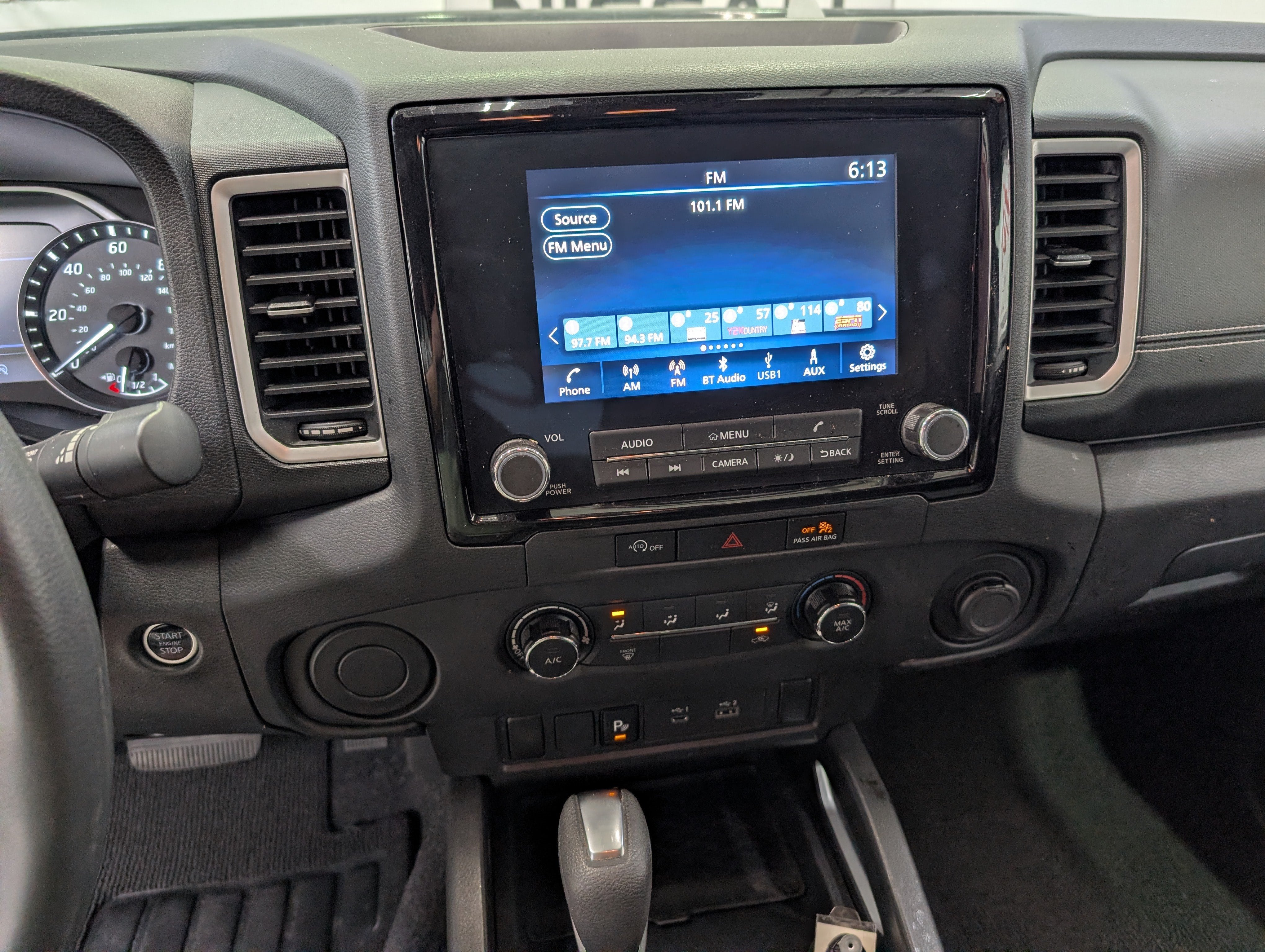 2024 Nissan Frontier SV