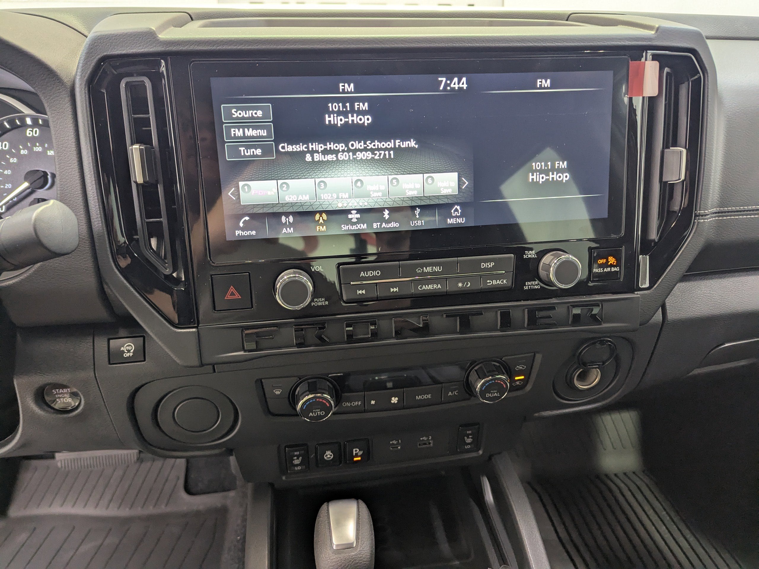 2026 Nissan Frontier SV