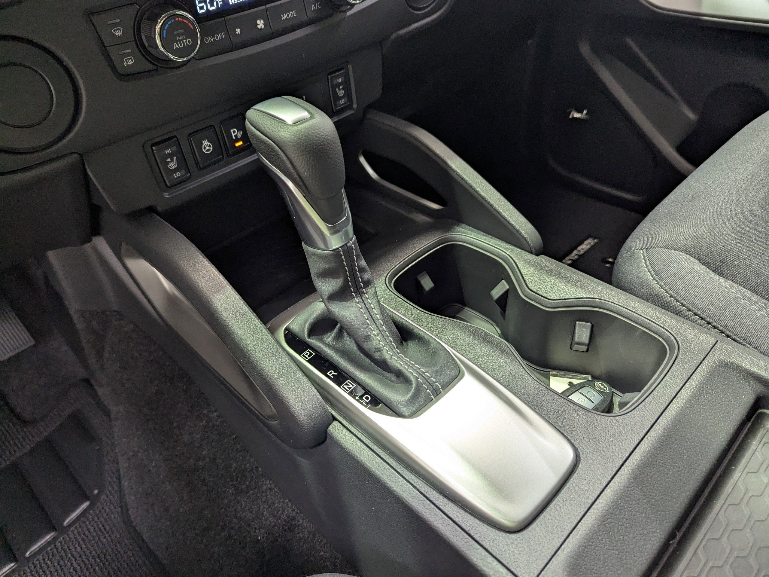 2025 Nissan Frontier SV