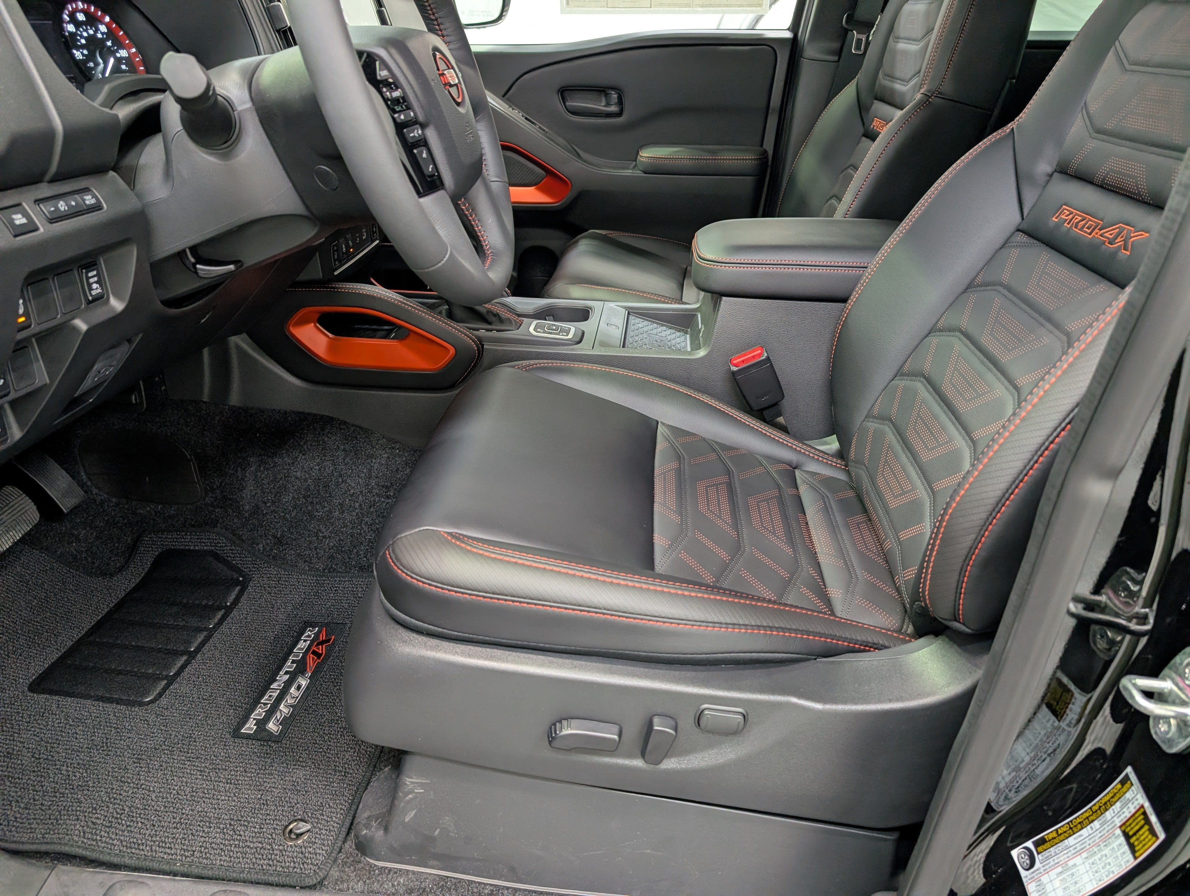 2026 Nissan Frontier PRO-4X w/R Package