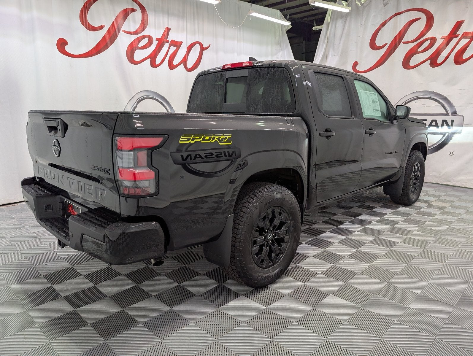2027 Nissan Frontier SV