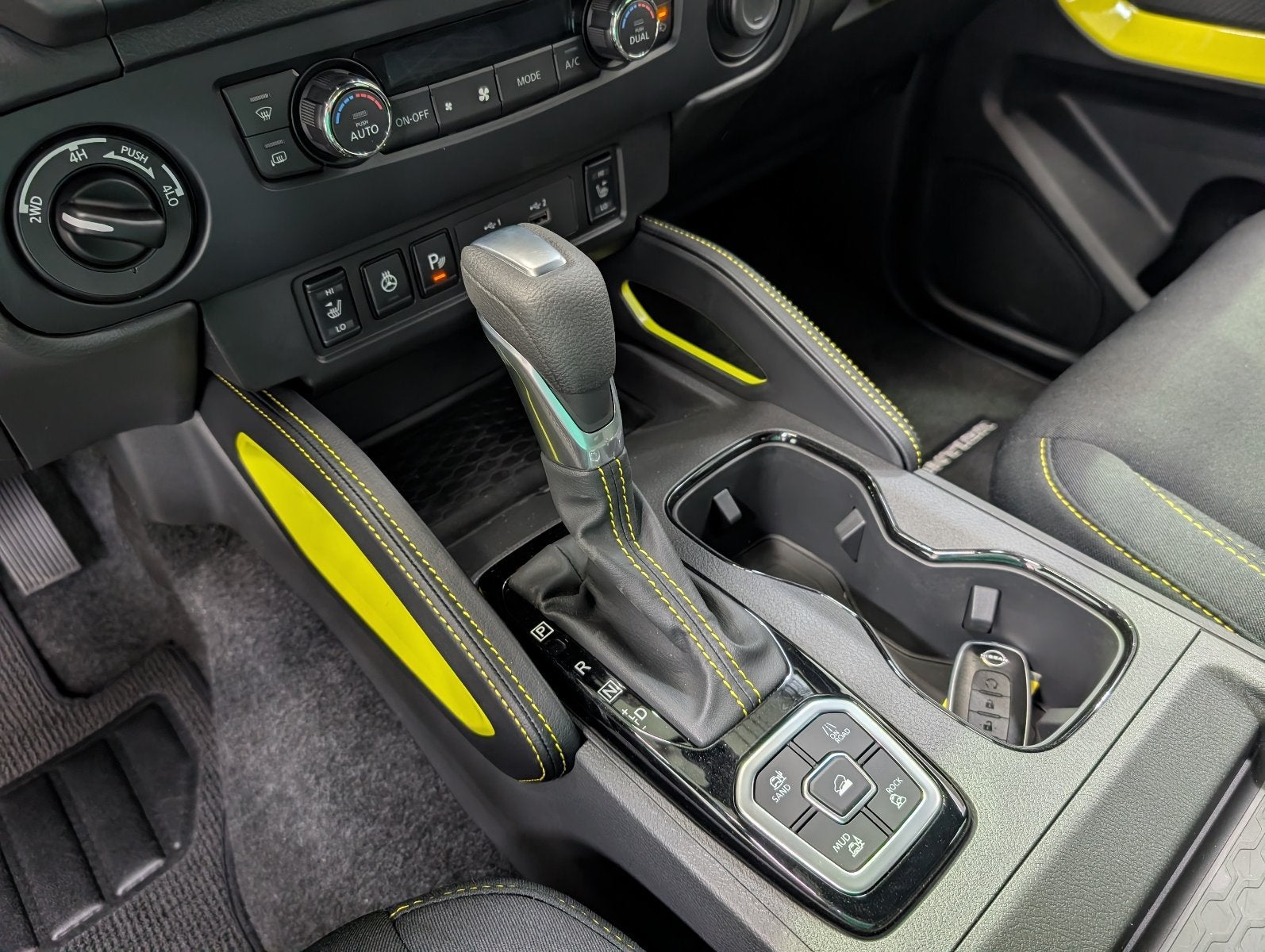 2027 Nissan Frontier SV
