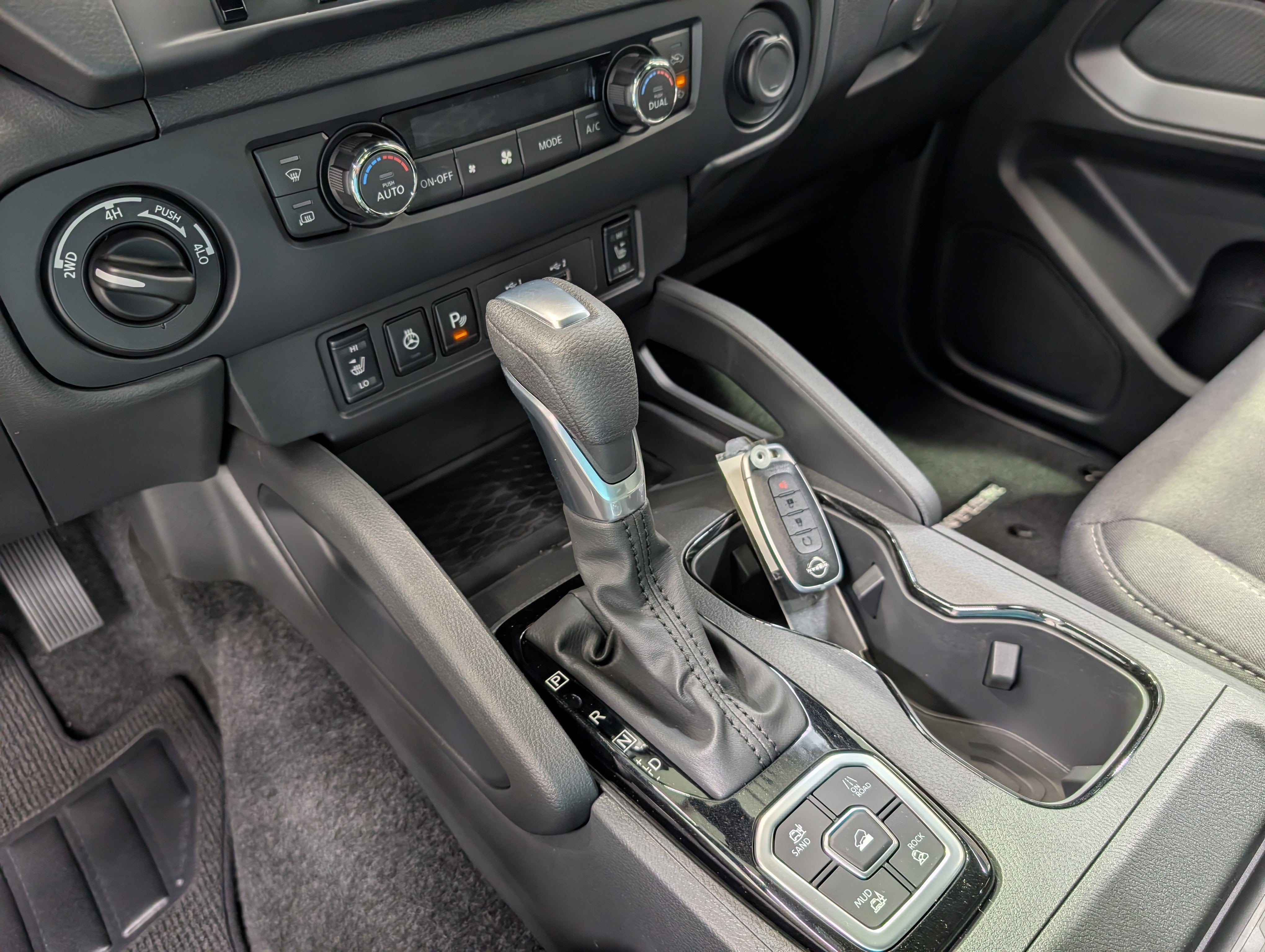 2027 Nissan Frontier SV