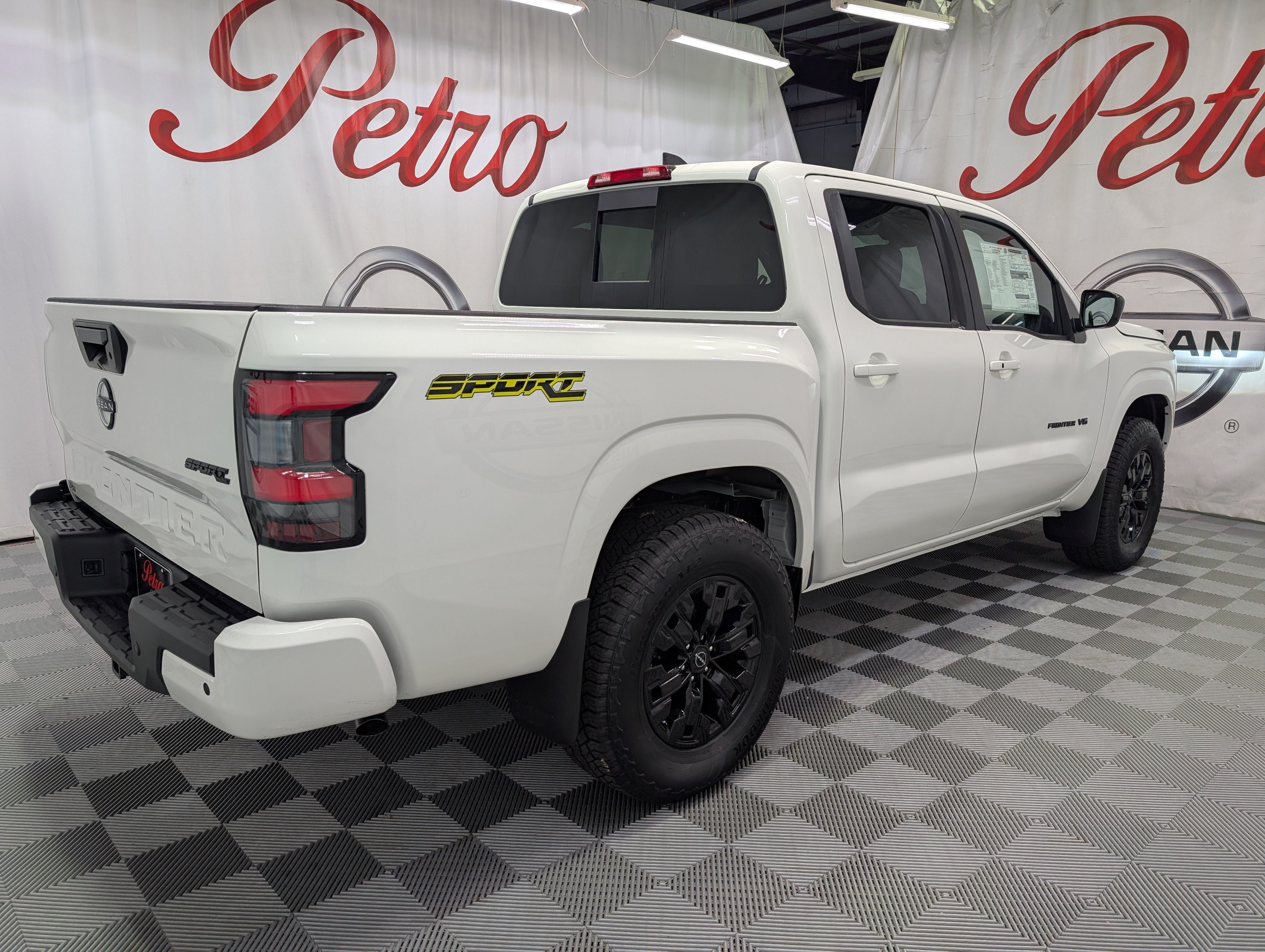 2027 Nissan Frontier SV