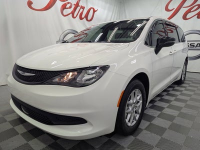 2025 Chrysler Voyager LX