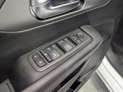 2025 Chrysler Voyager LX