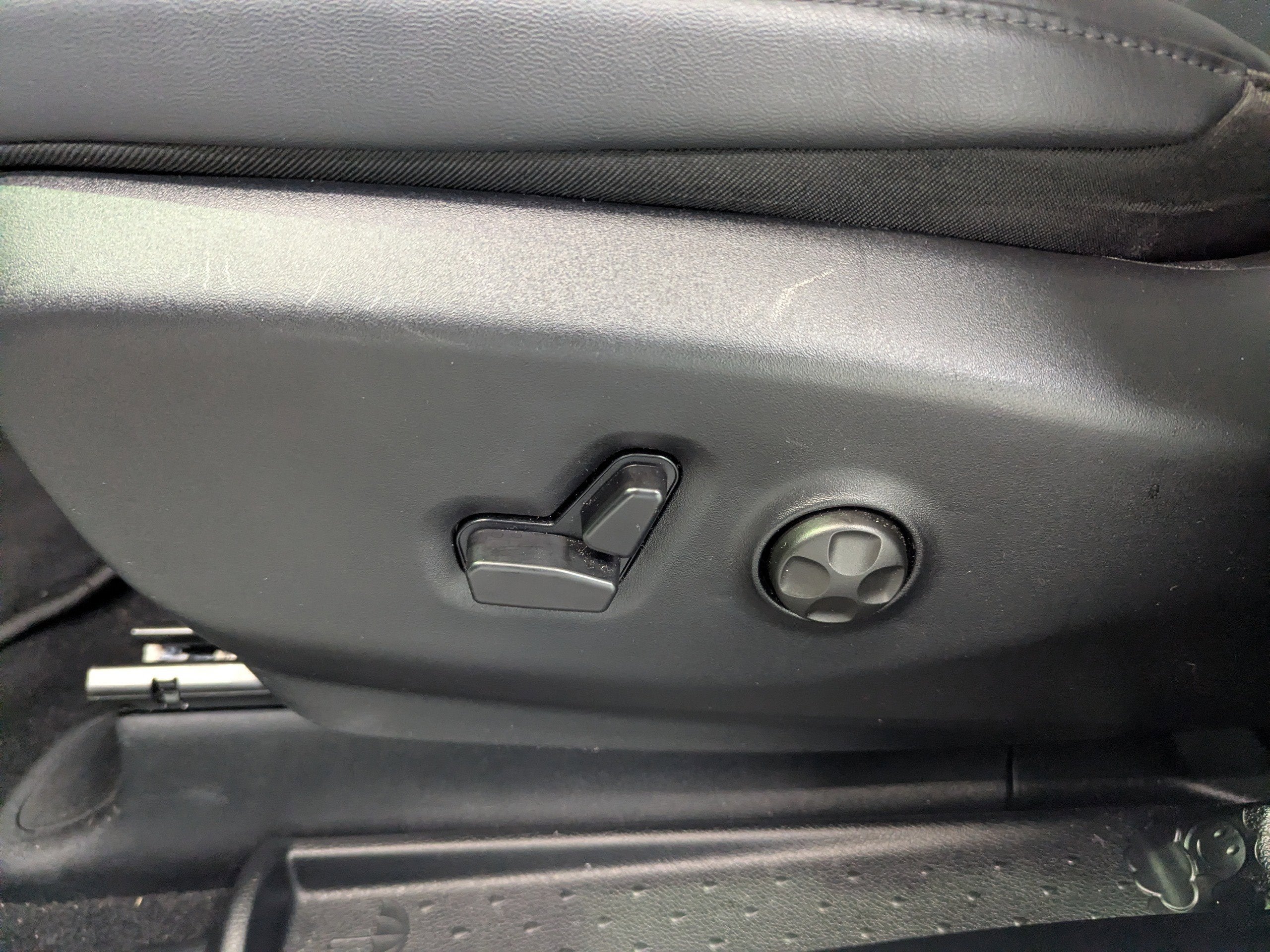 2025 Chrysler Voyager LX