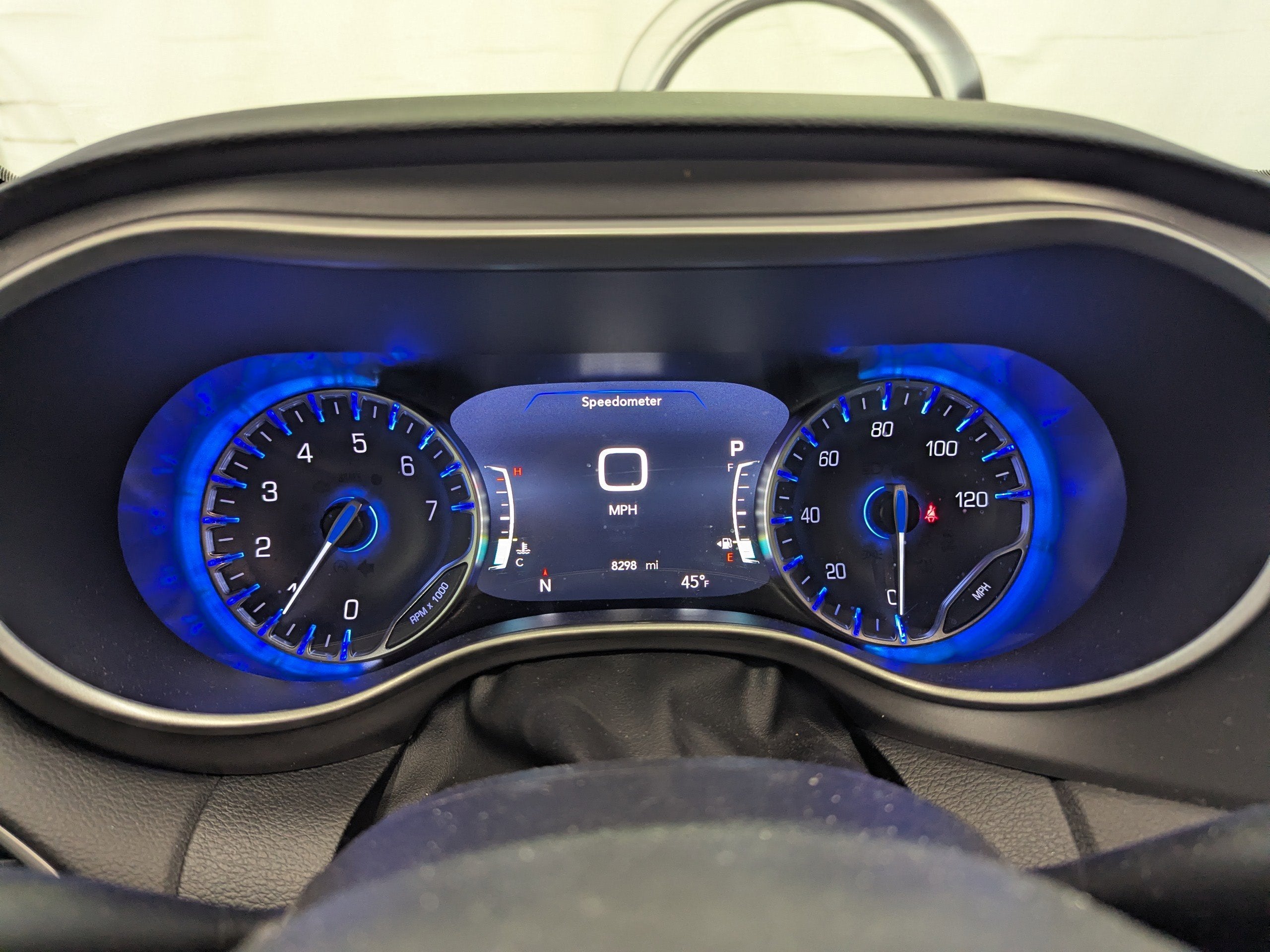 2025 Chrysler Voyager LX