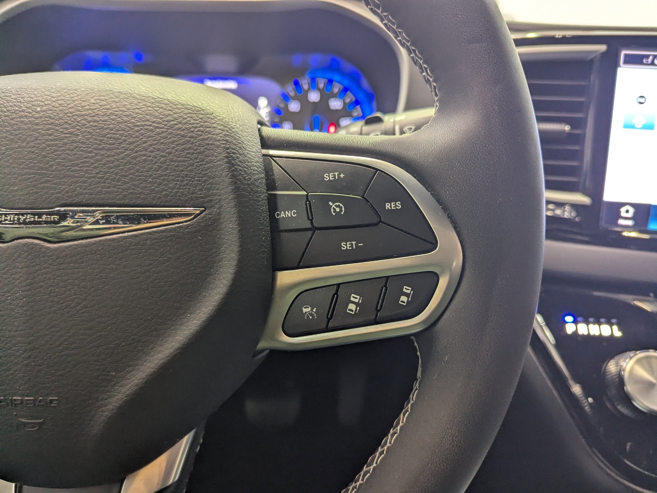 2025 Chrysler Voyager LX