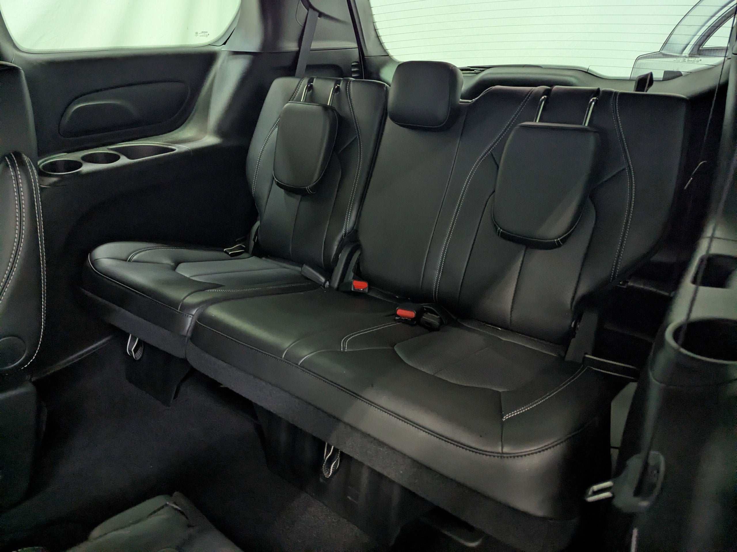 2025 Chrysler Voyager LX