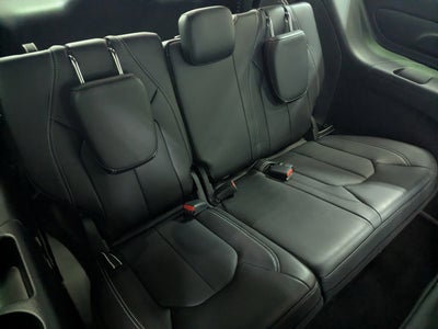 2025 Chrysler Voyager LX