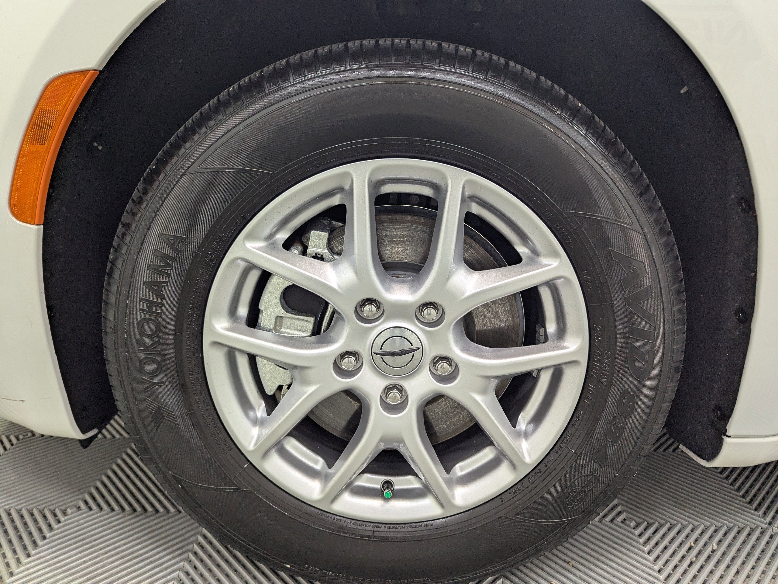 2025 Chrysler Voyager LX