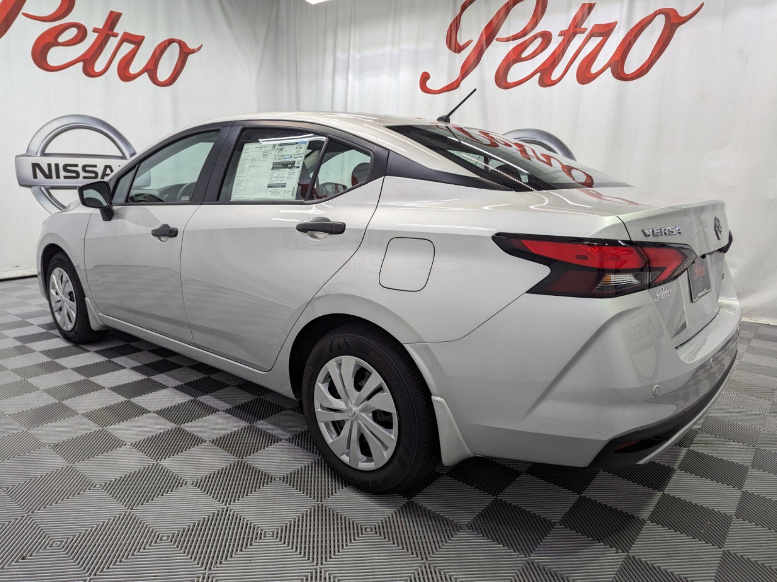 2024 Nissan Versa 1.6 S