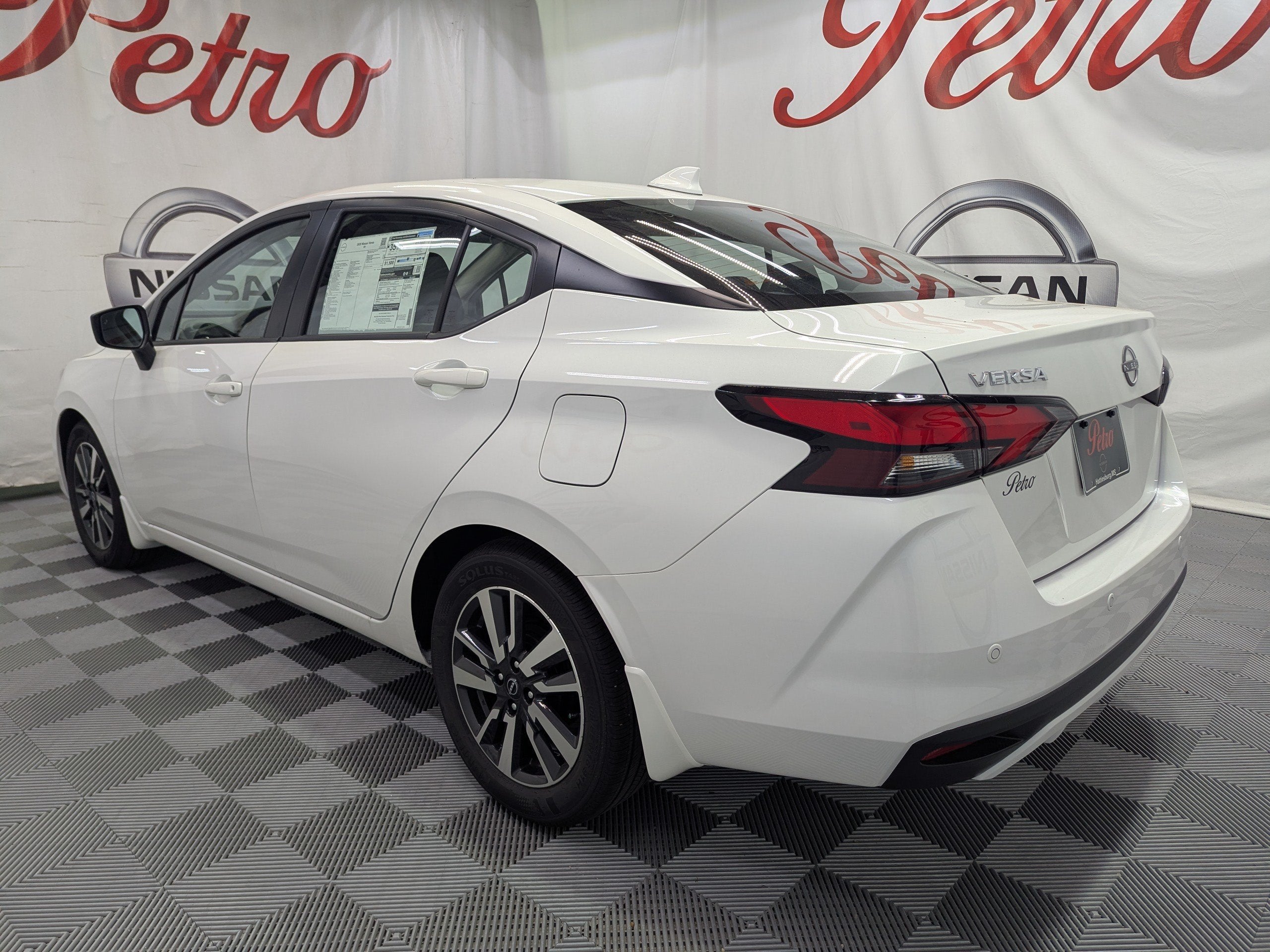 2025 Nissan Versa 1.6 SV