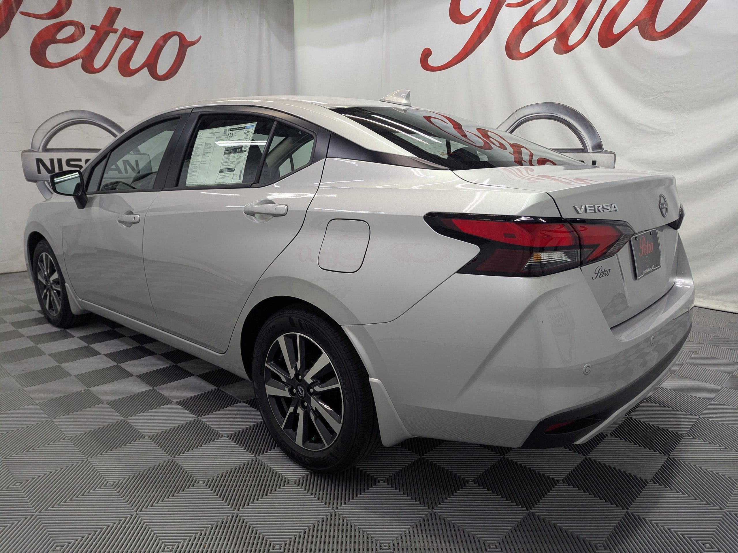2025 Nissan Versa 1.6 SV