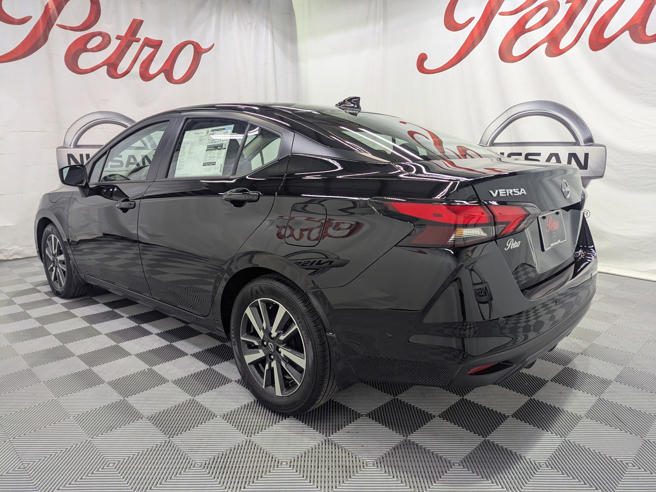 2025 Nissan Versa 1.6 SV