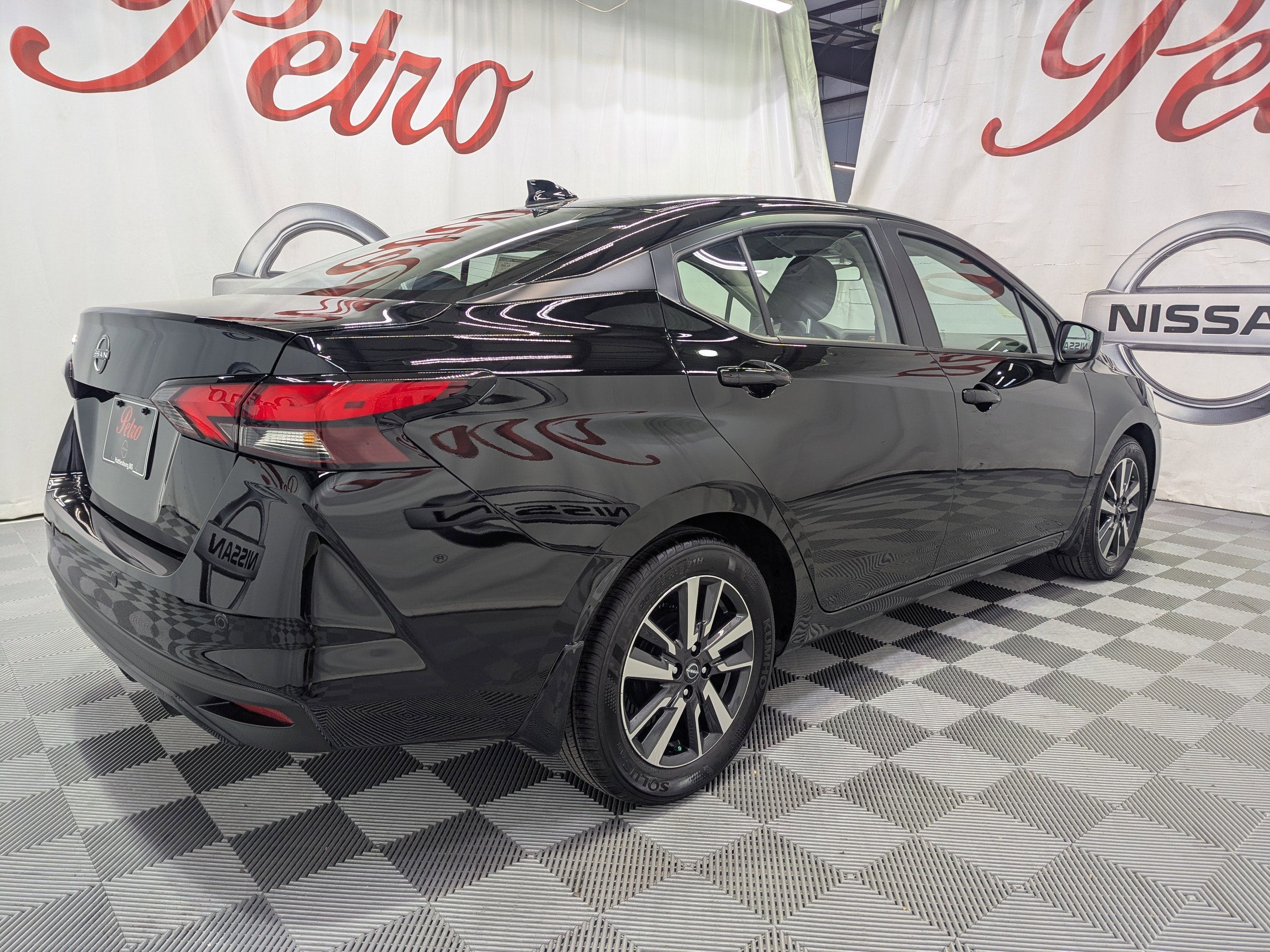 2025 Nissan Versa 1.6 SV