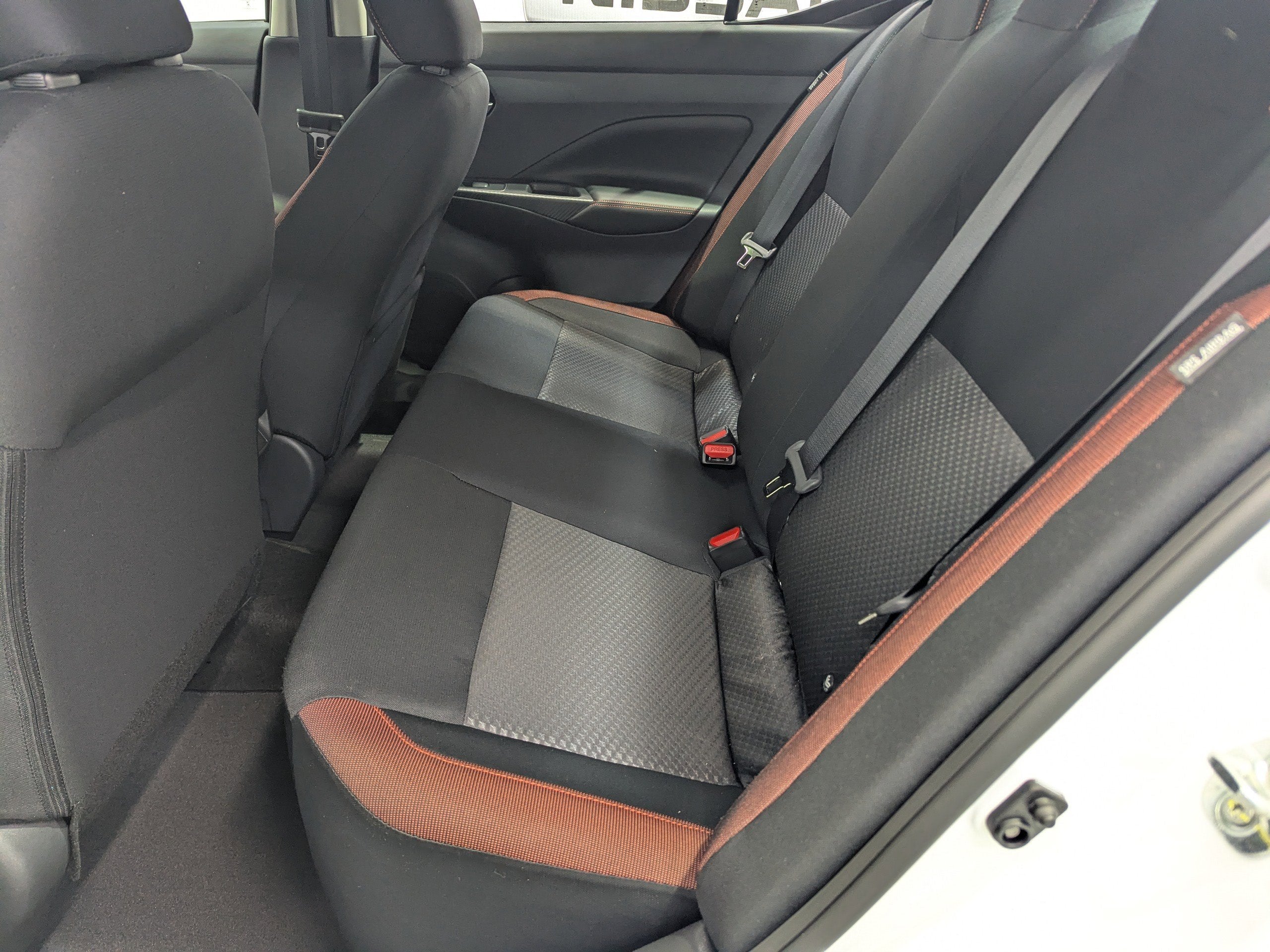 2025 Nissan Versa 1.6 SR