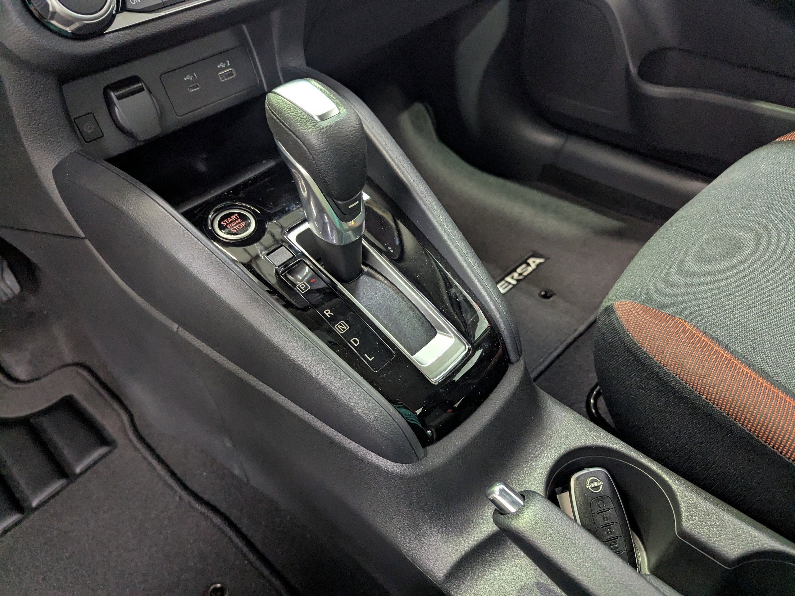 2025 Nissan Versa 1.6 SR