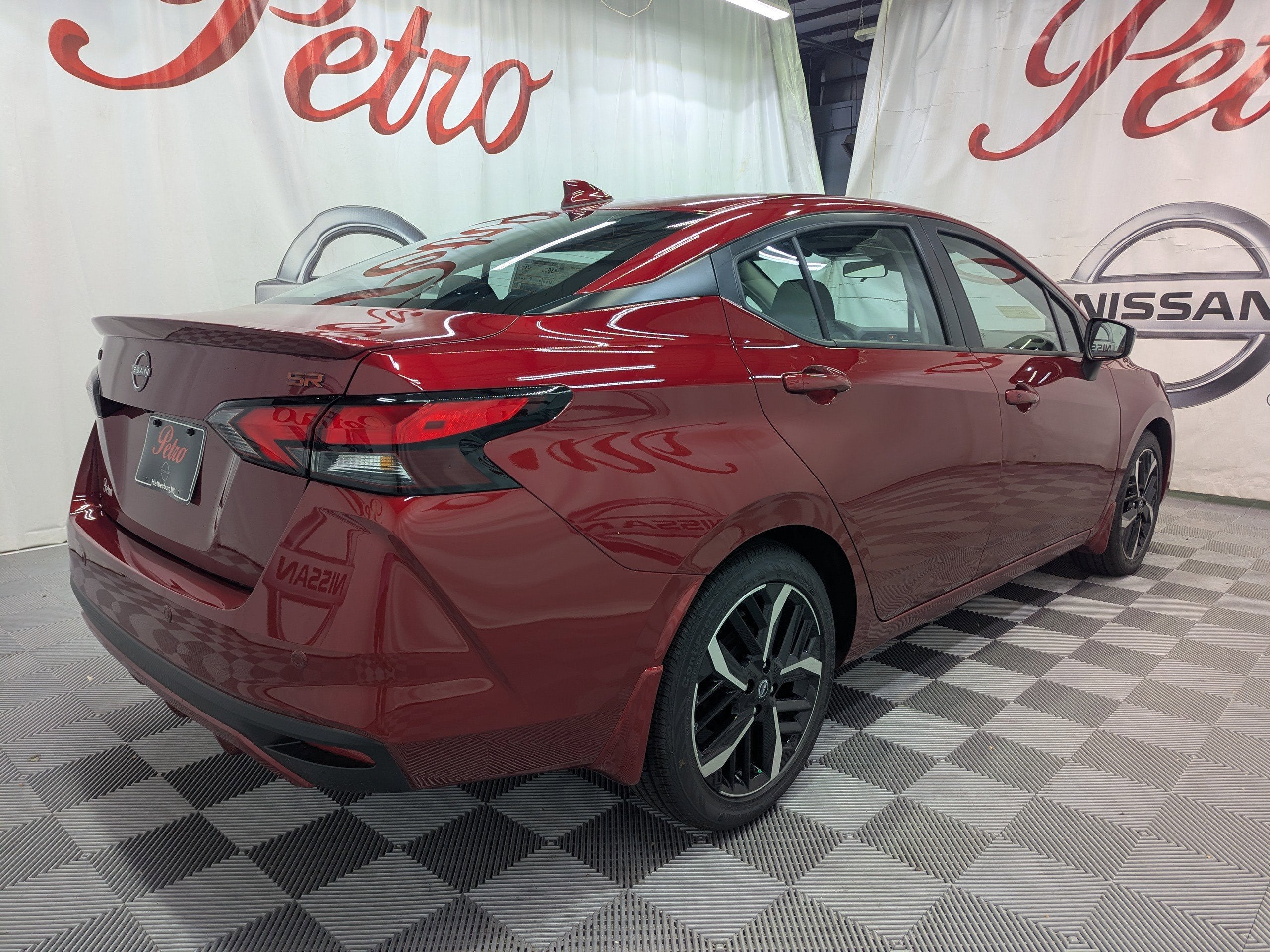 2025 Nissan Versa 1.6 SR