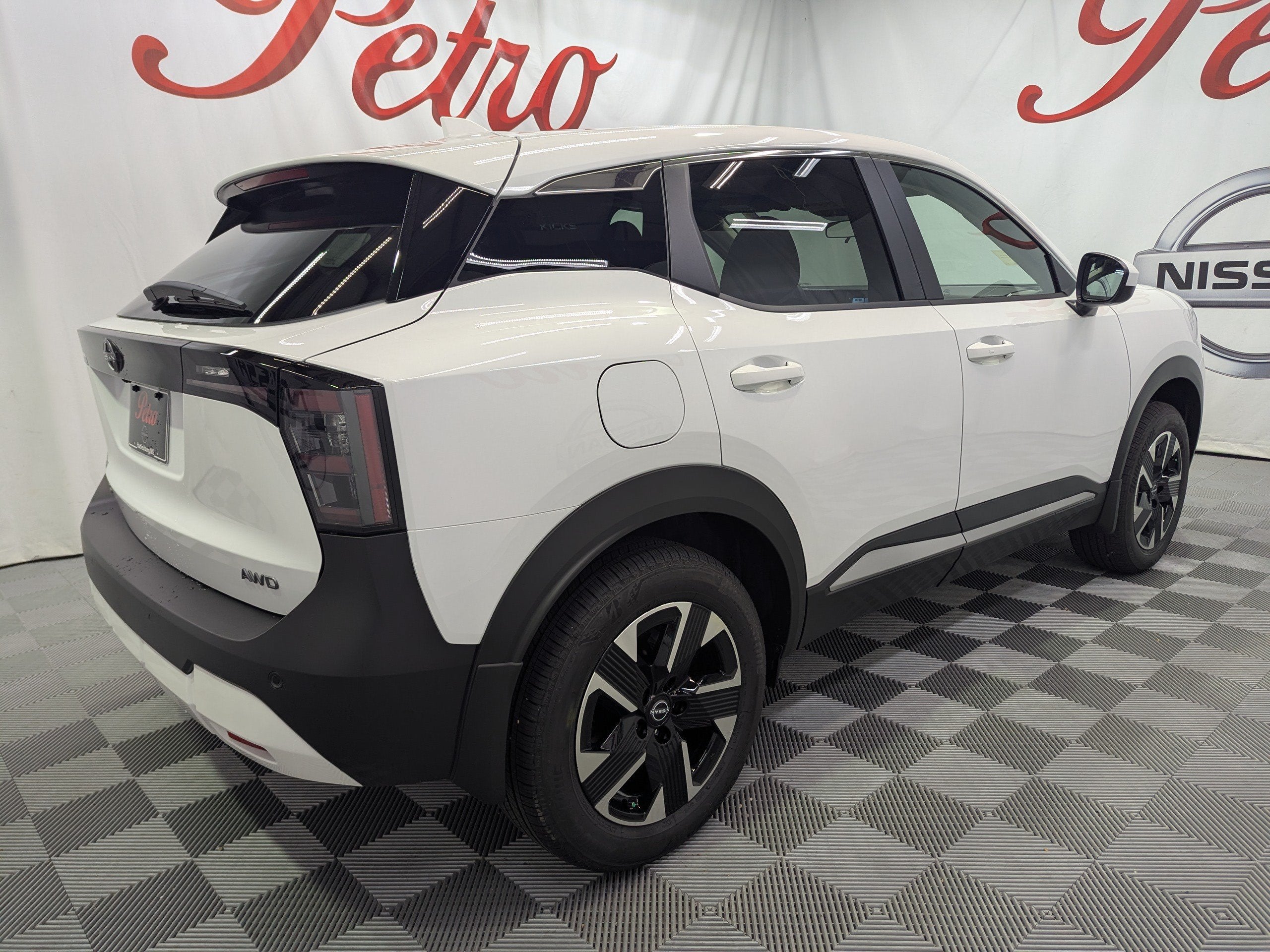 2025 Nissan Kicks SV