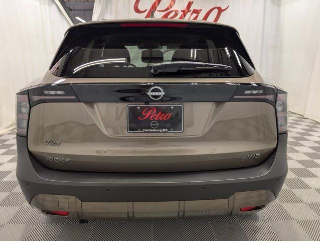 2025 Nissan Kicks SV