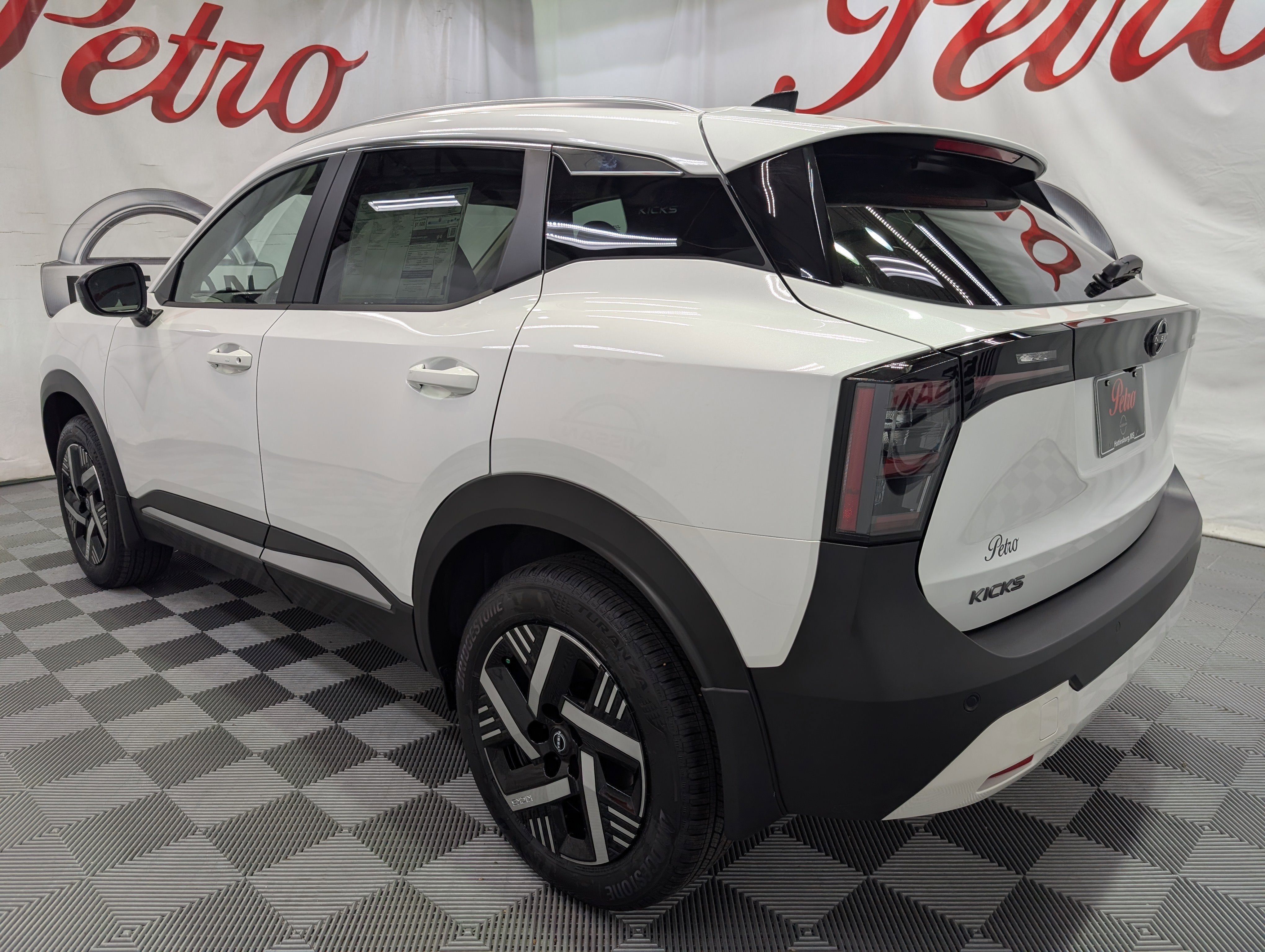 2026 Nissan Kicks SV