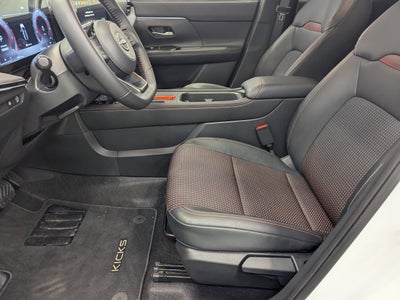2025 Nissan Kicks SR