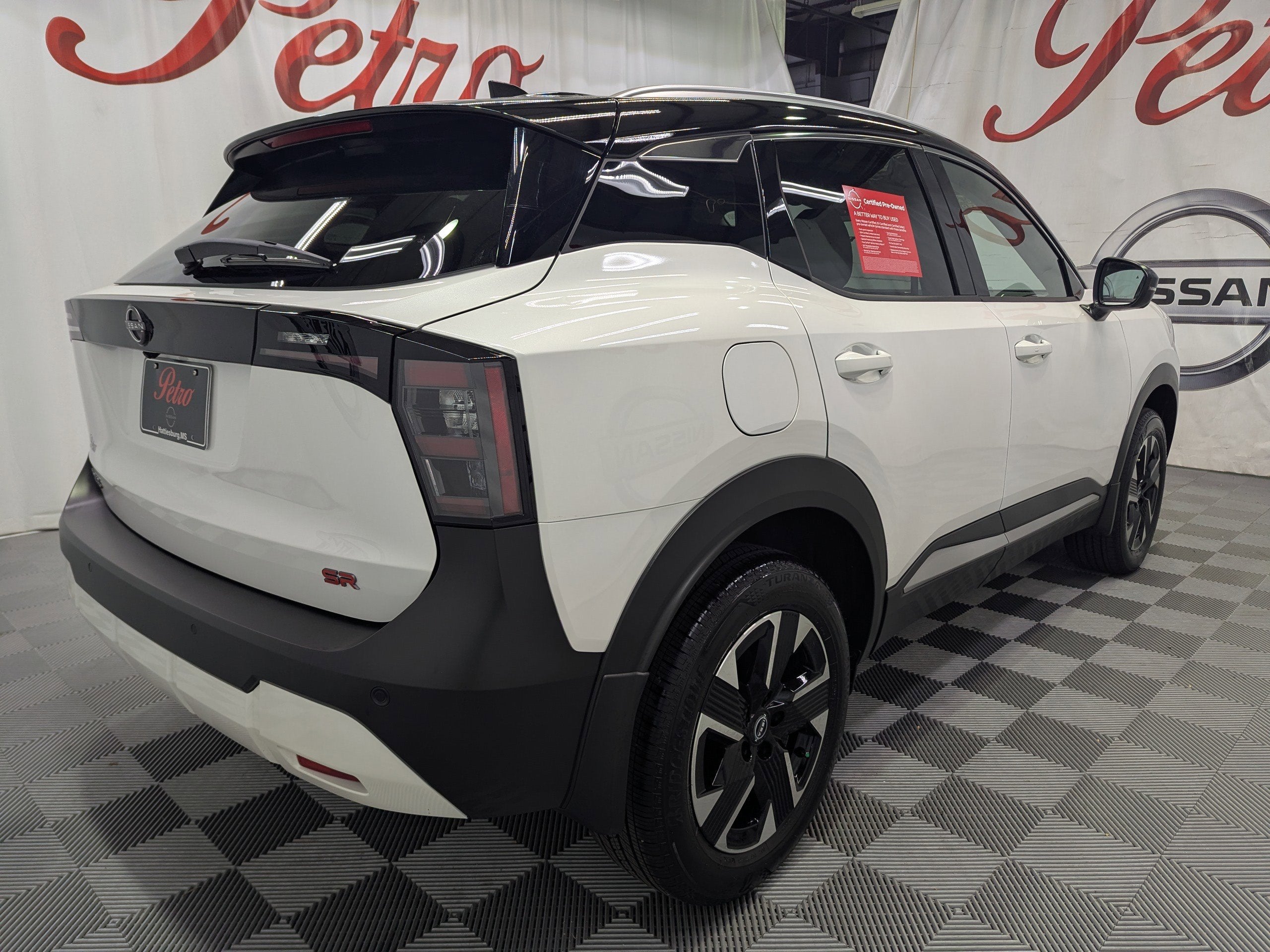 2025 Nissan Kicks SR