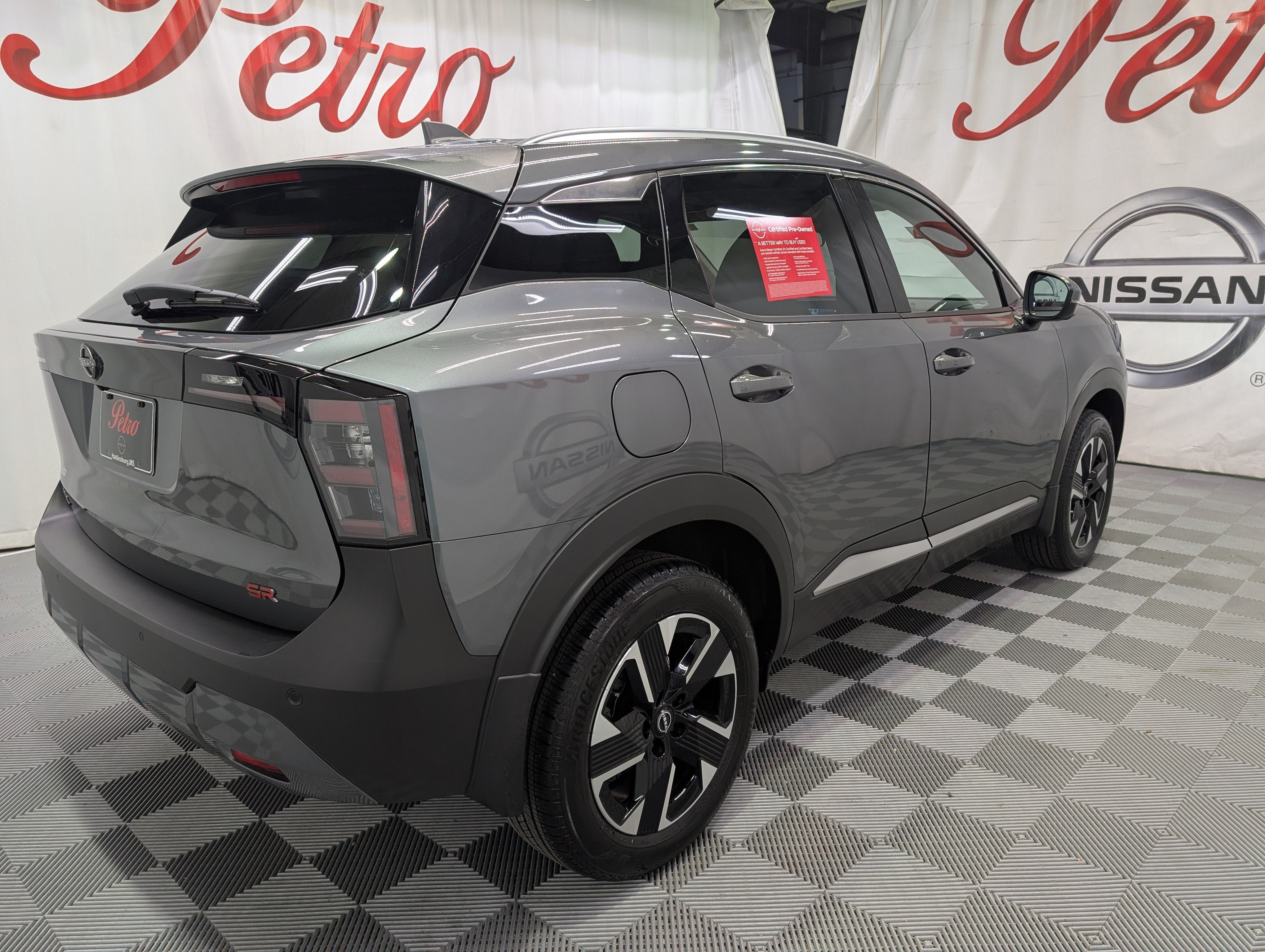 2025 Nissan Kicks SR