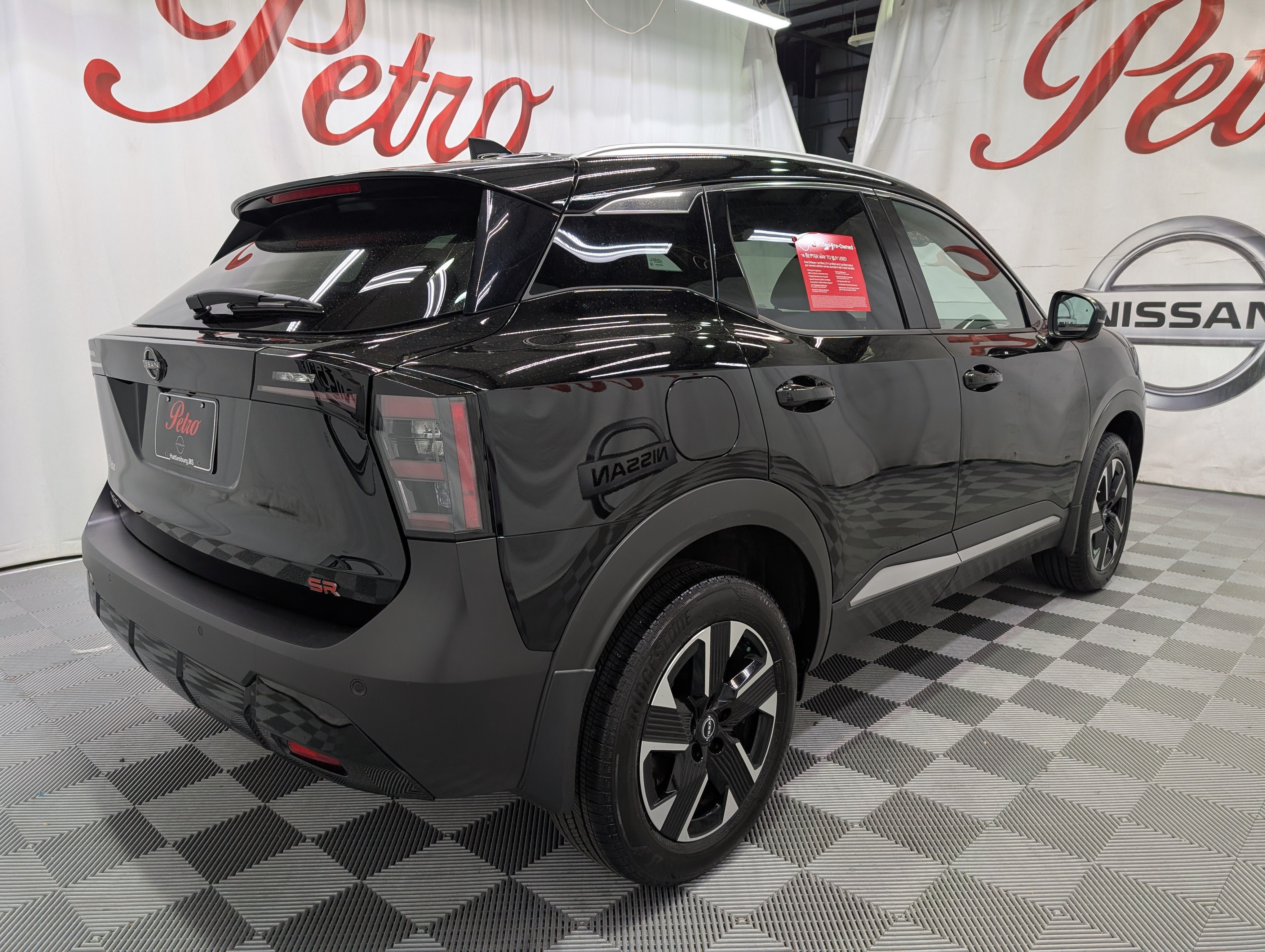 2025 Nissan Kicks SR