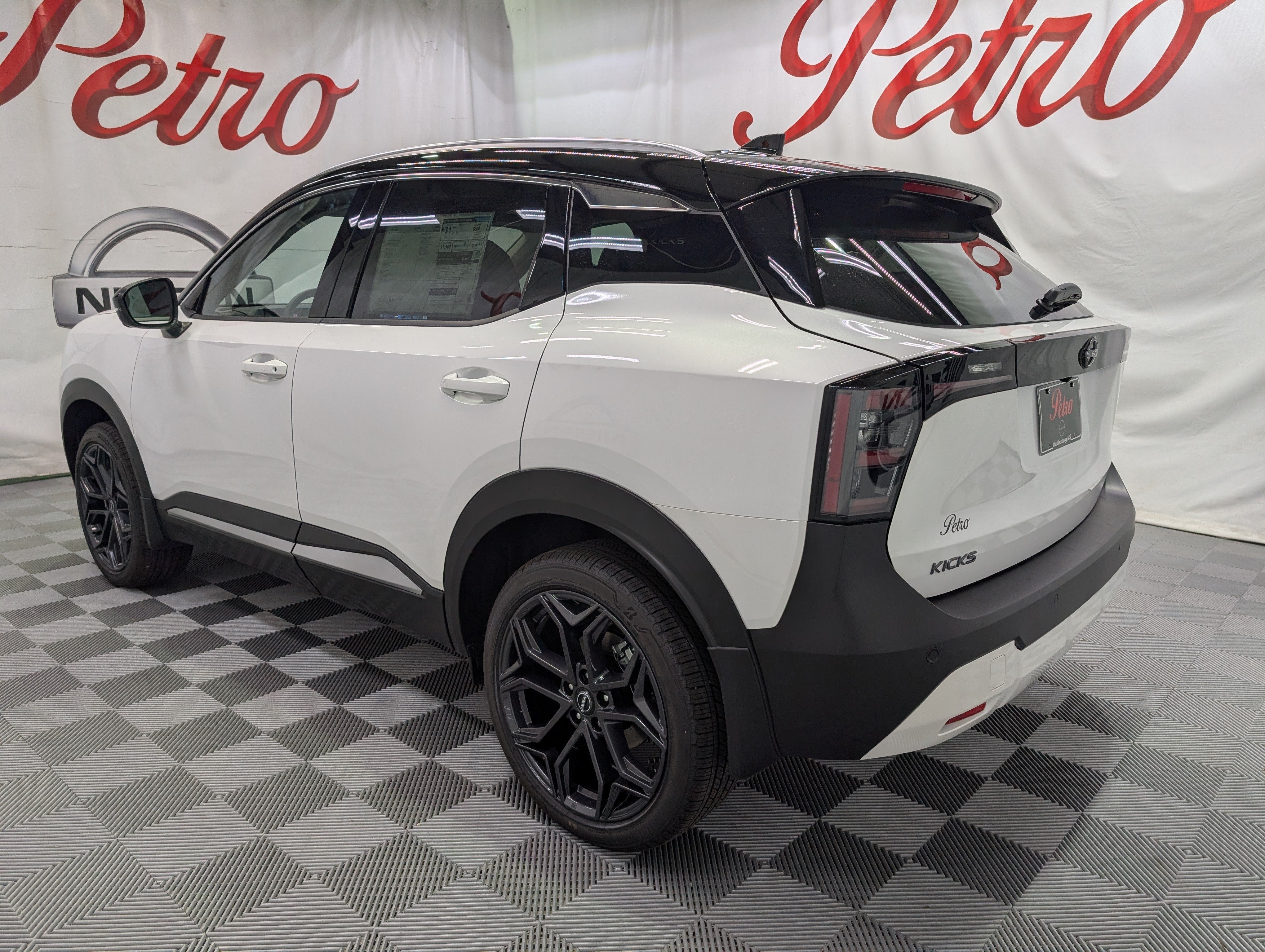 2027 Nissan Kicks SR
