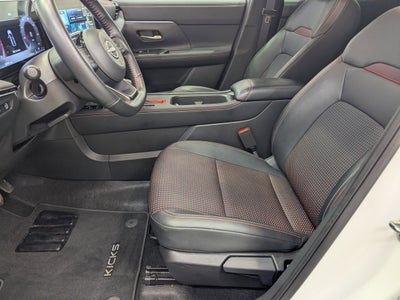 2025 Nissan Kicks SR