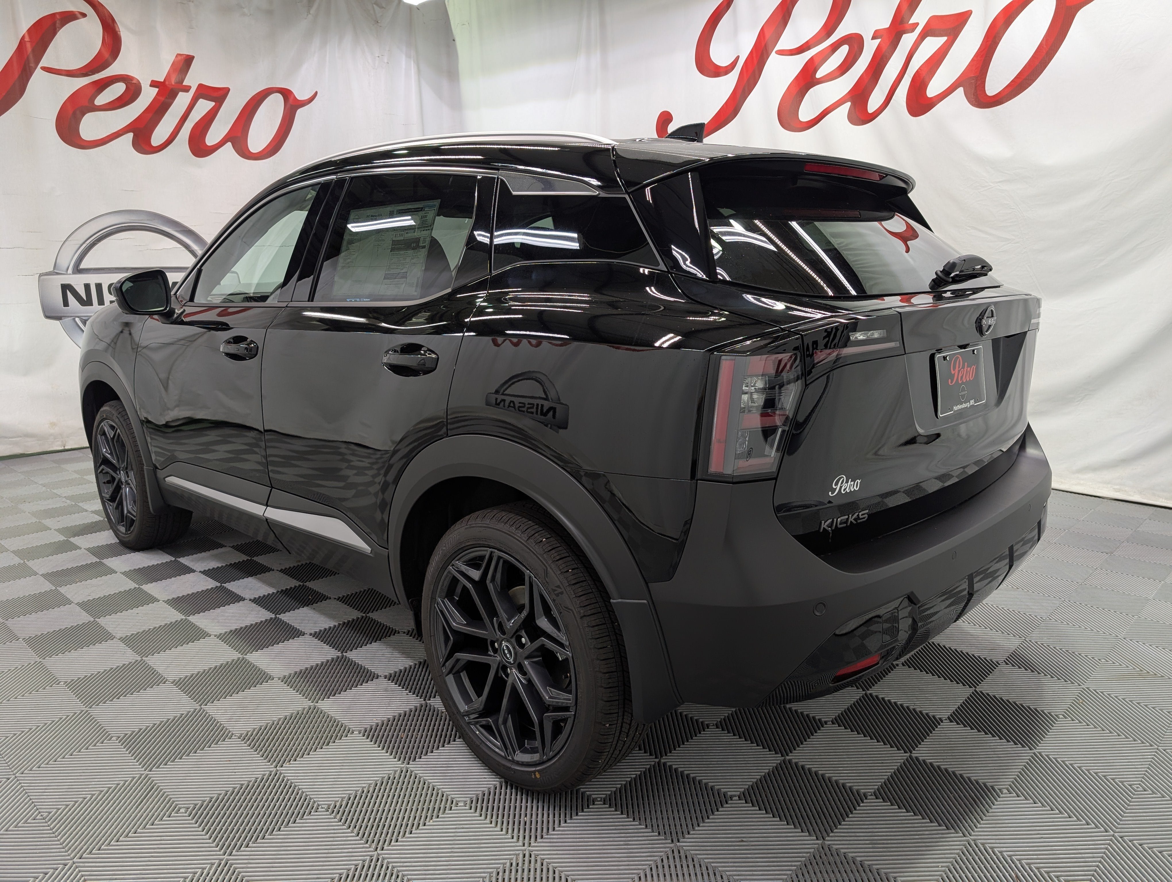 2027 Nissan Kicks SR