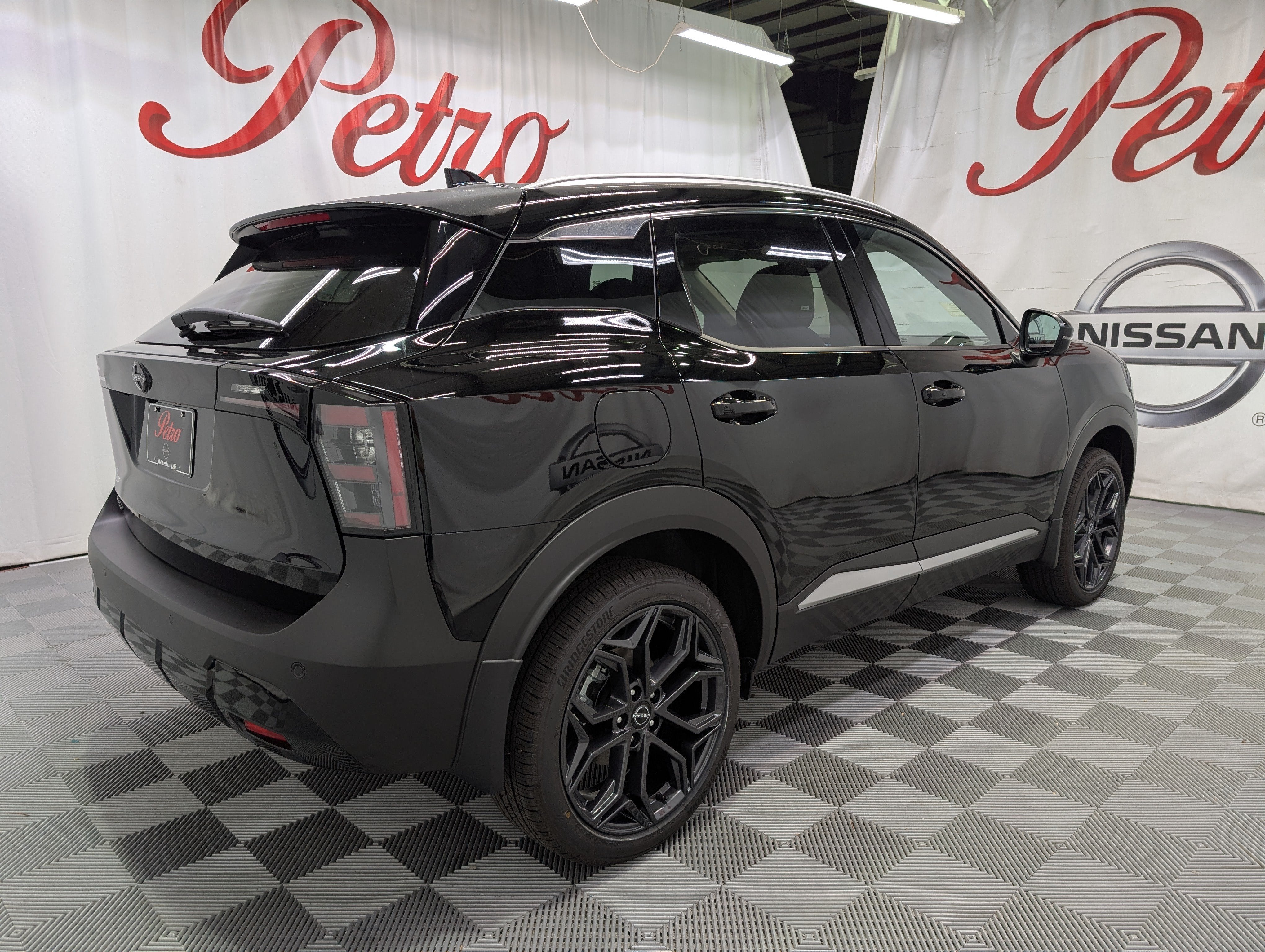 2027 Nissan Kicks SR
