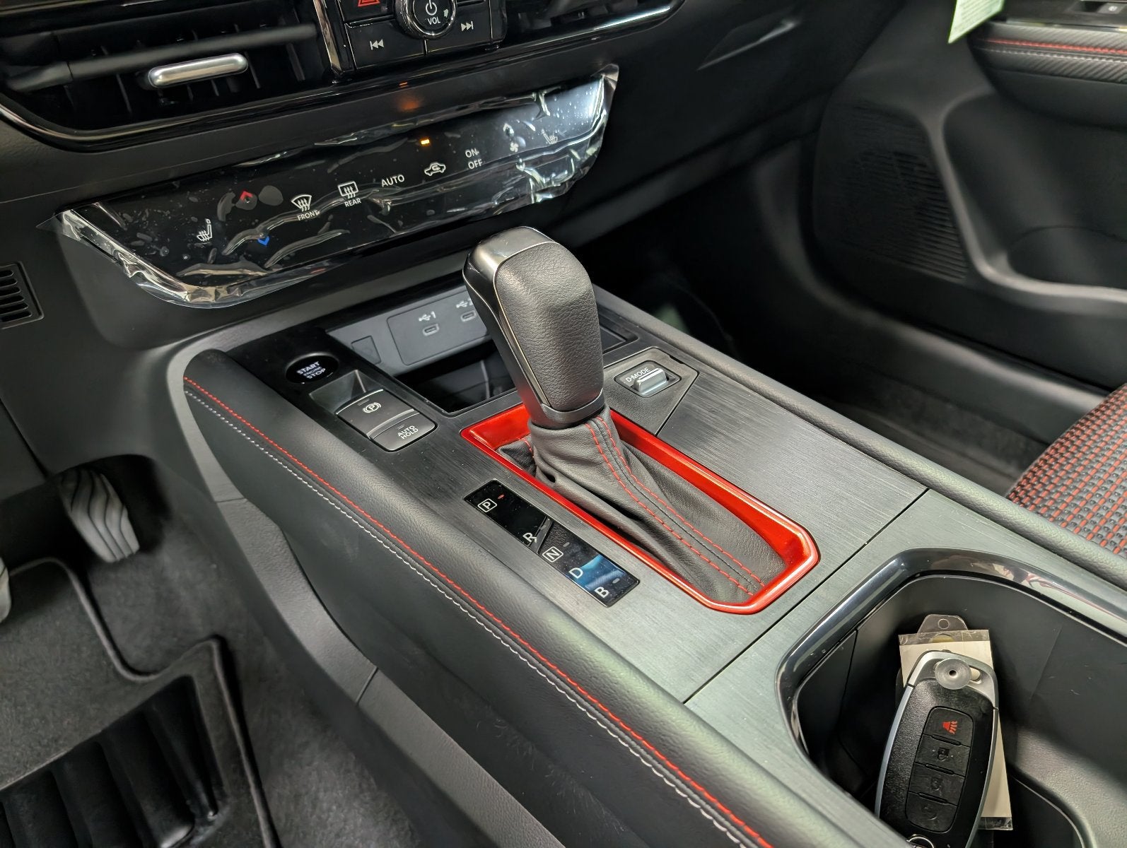 2027 Nissan Kicks SR