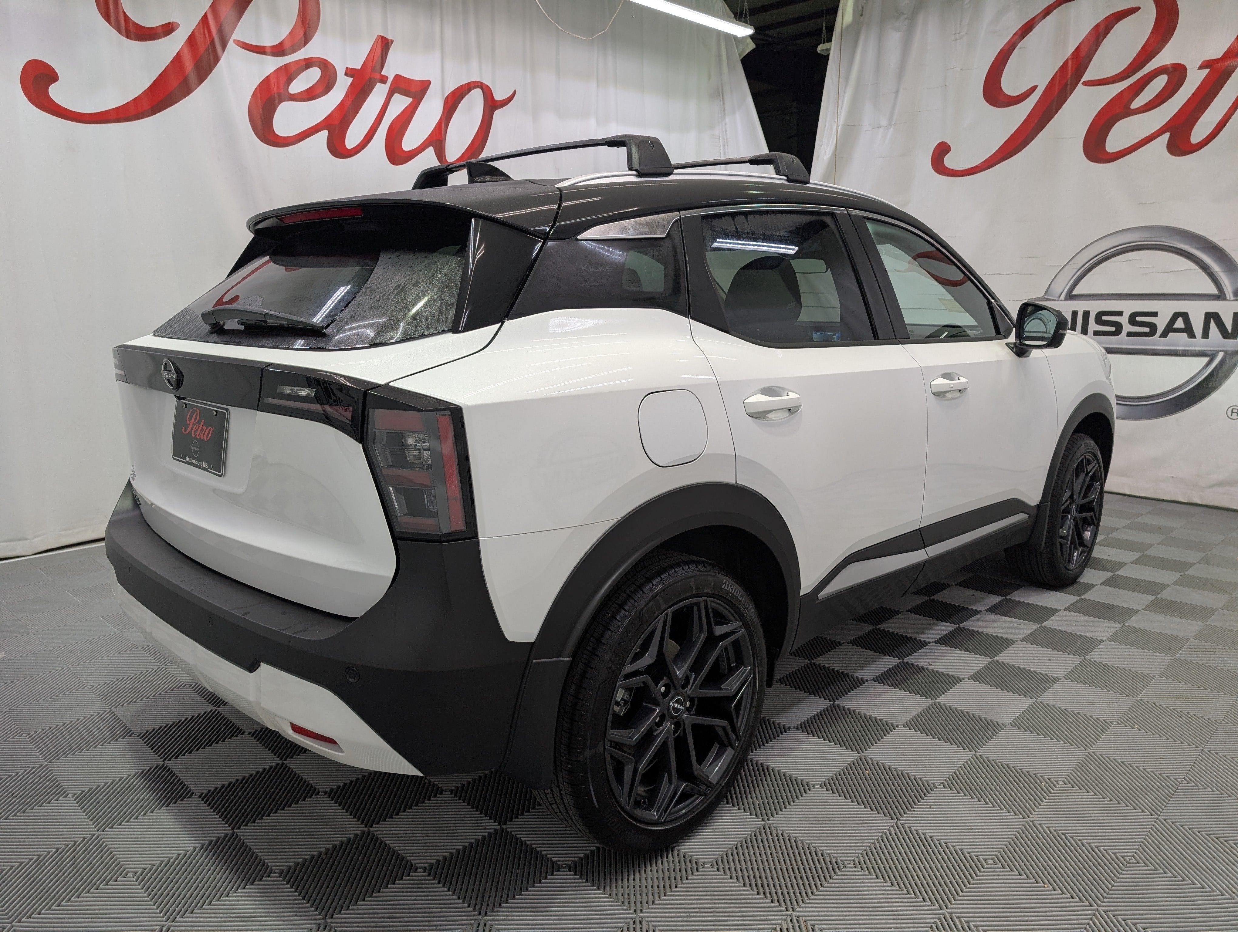 2027 Nissan Kicks SR