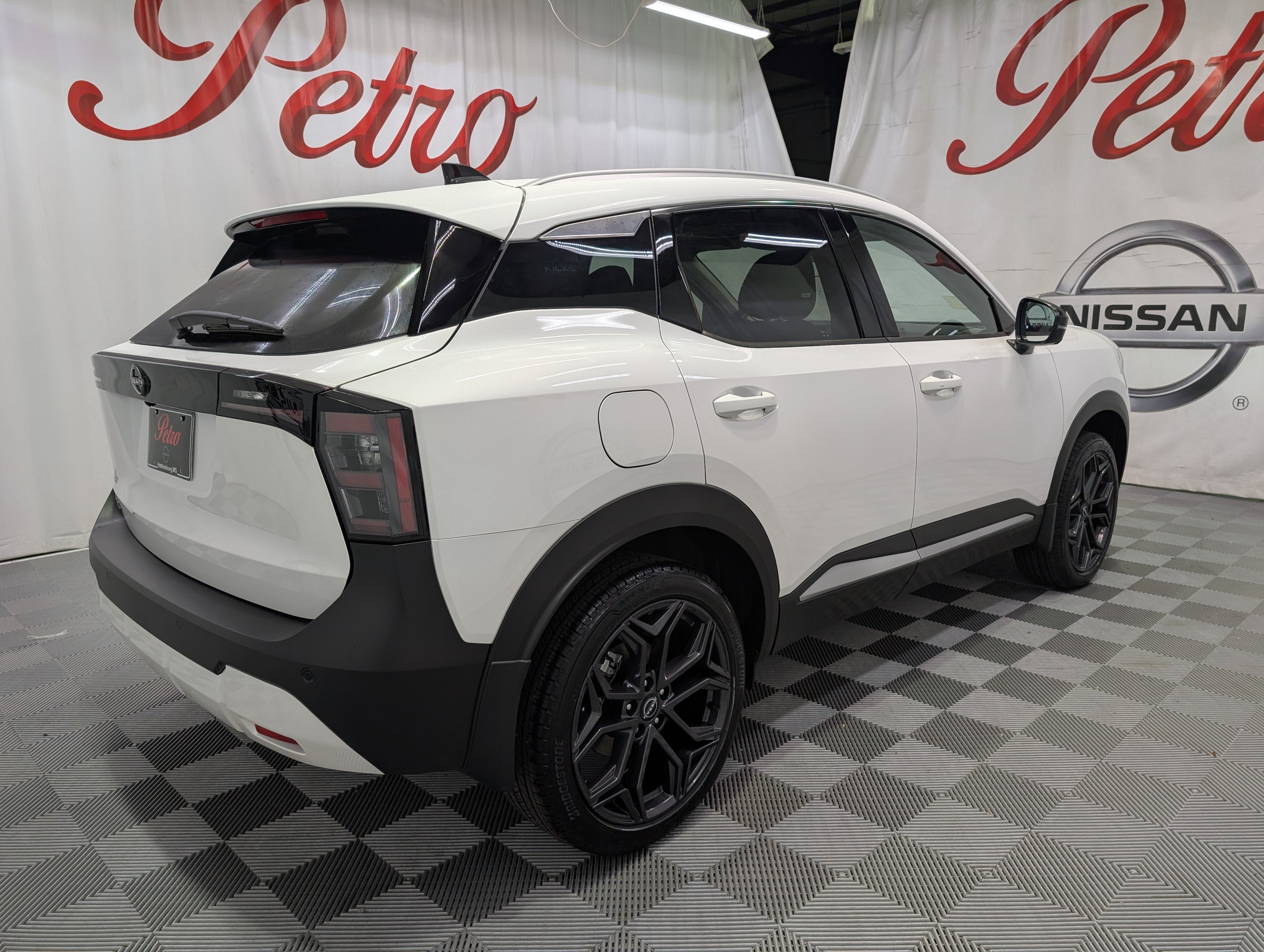 2027 Nissan Kicks SR